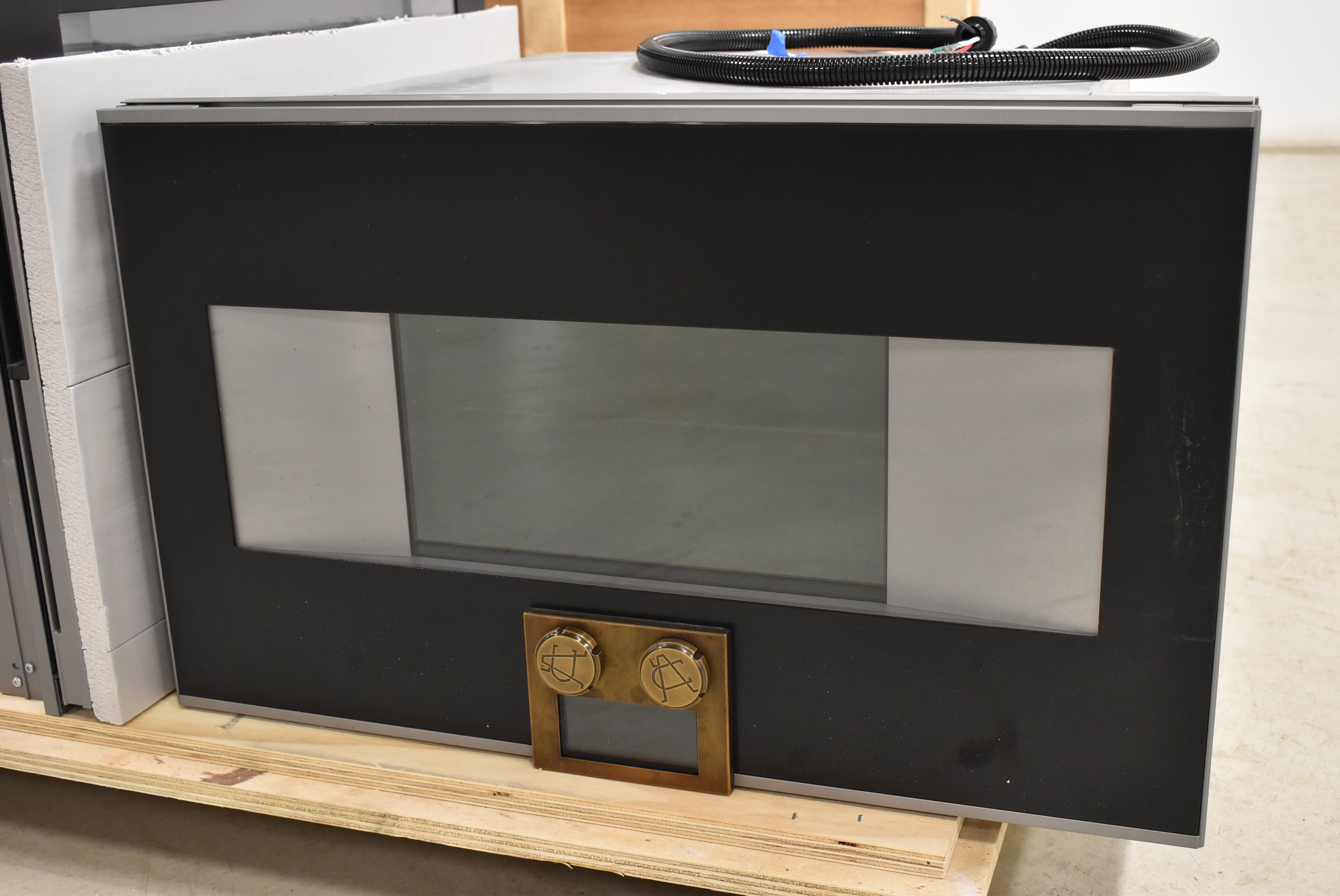 L'Atelier Paris Haute Design Le Classique Noir Matte Kitchen Cabinets with Cook Island