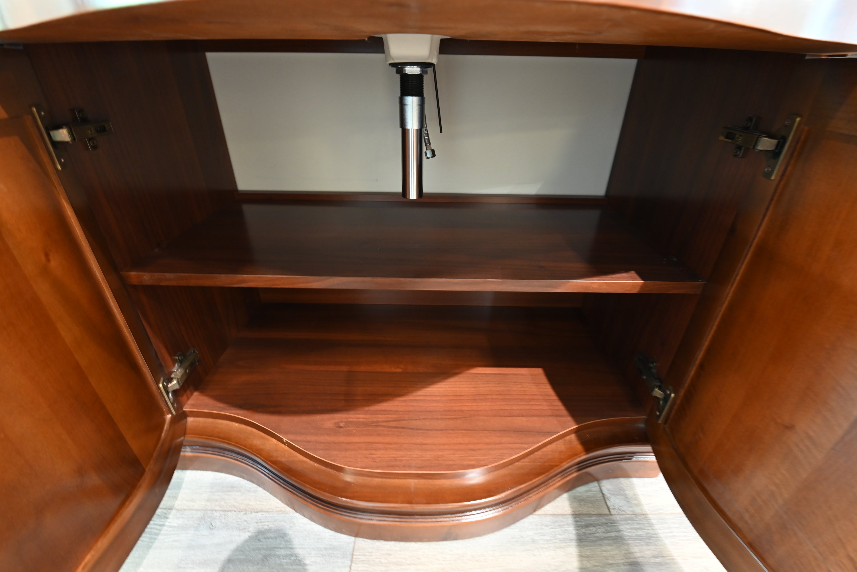 Traditional Cherry Wood 67" Single Vanity Station