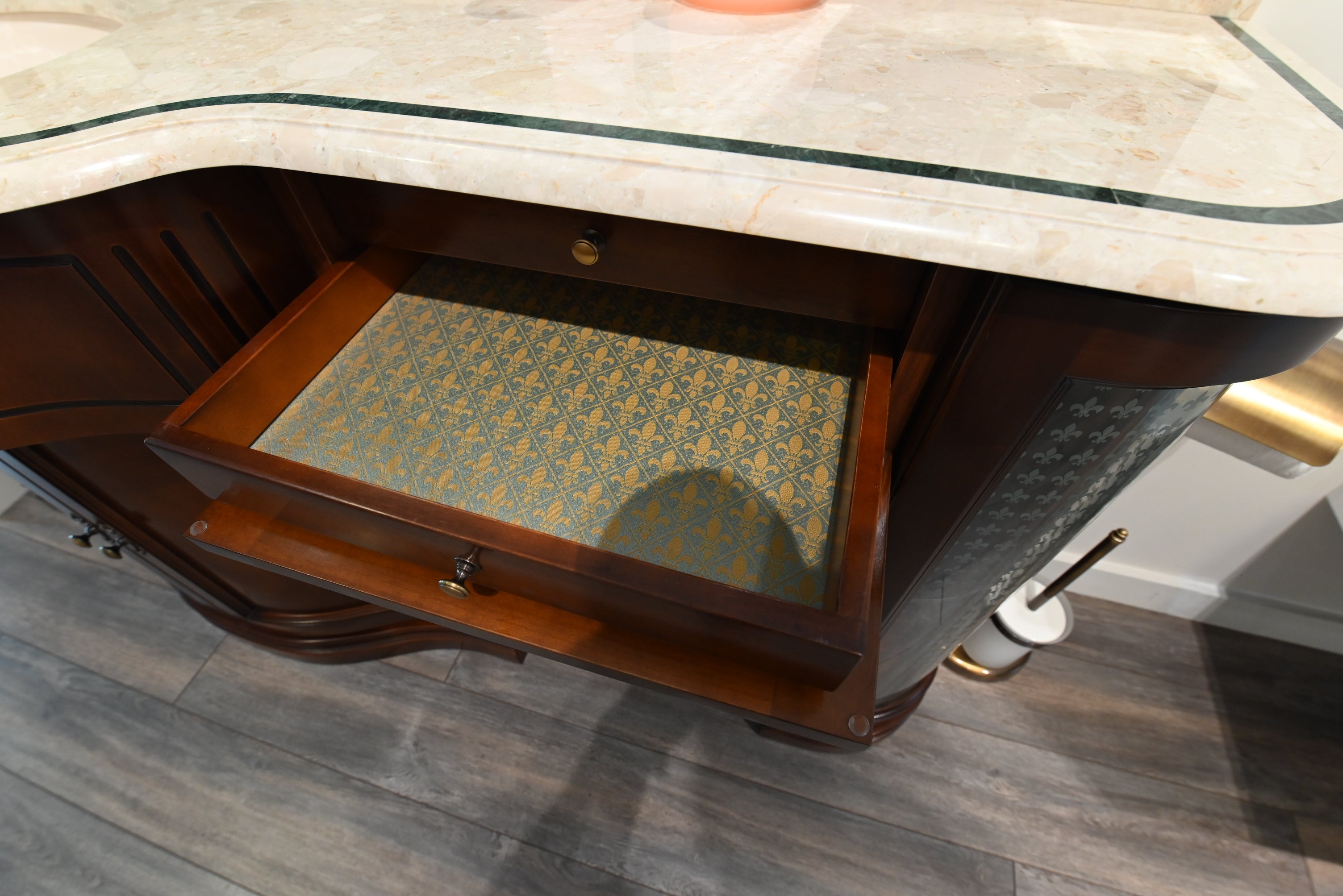 Traditional Cherry Wood 67" Single Vanity Station