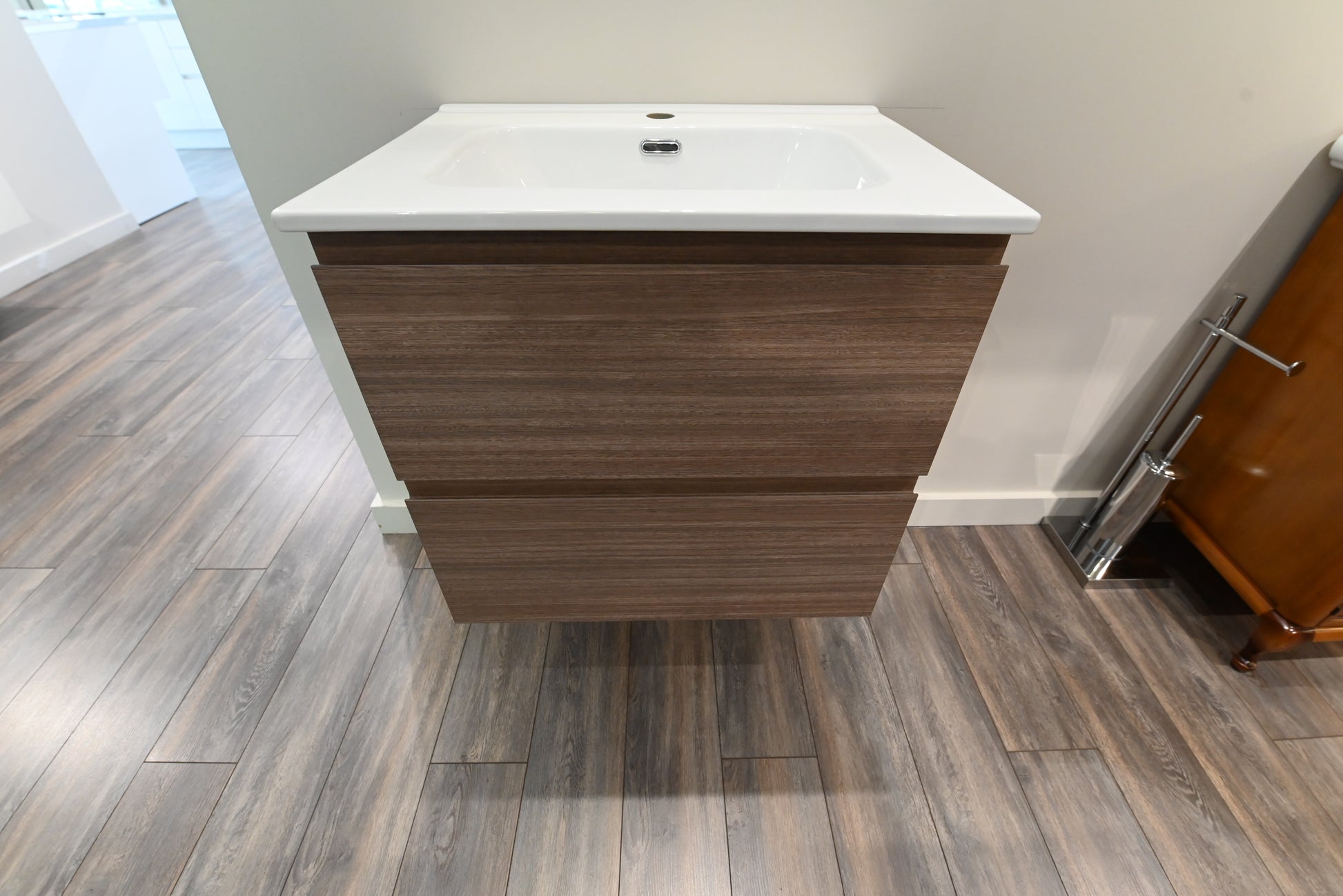 Modern 24 inch single floating vanity with white integrated seamless sink top front view