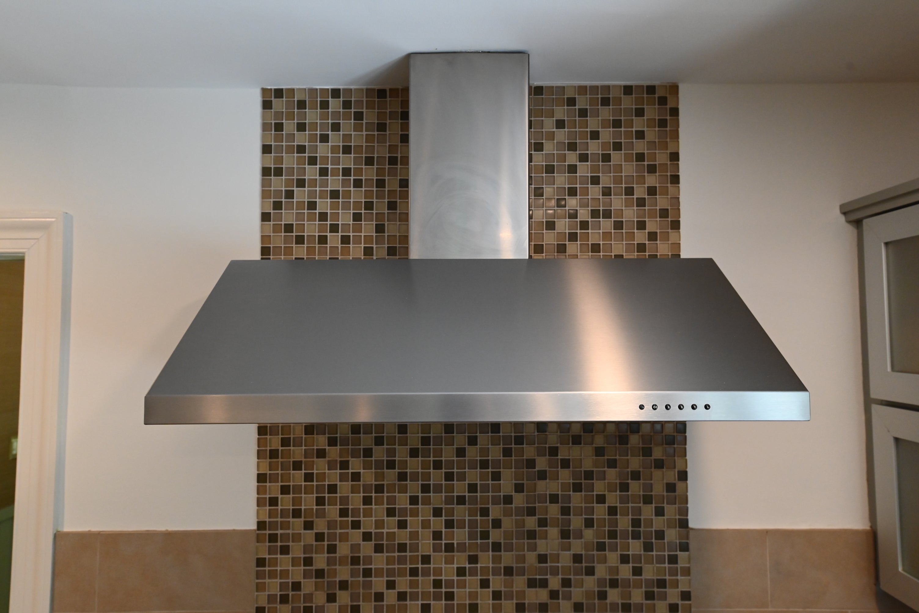 Thomasville Blue-Gray Transitional Kitchen with Appliances