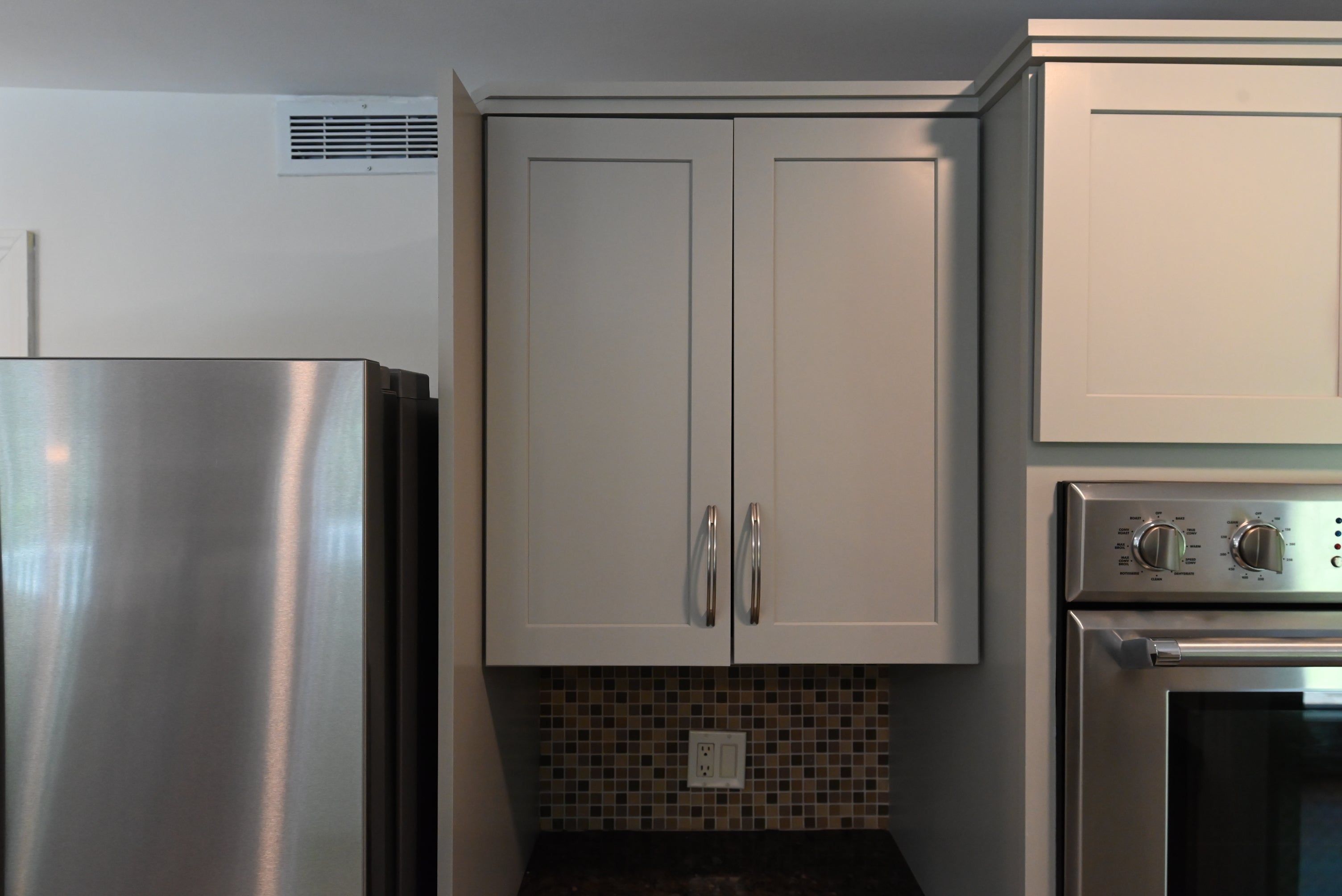Thomasville Blue-Gray Transitional Kitchen with Appliances