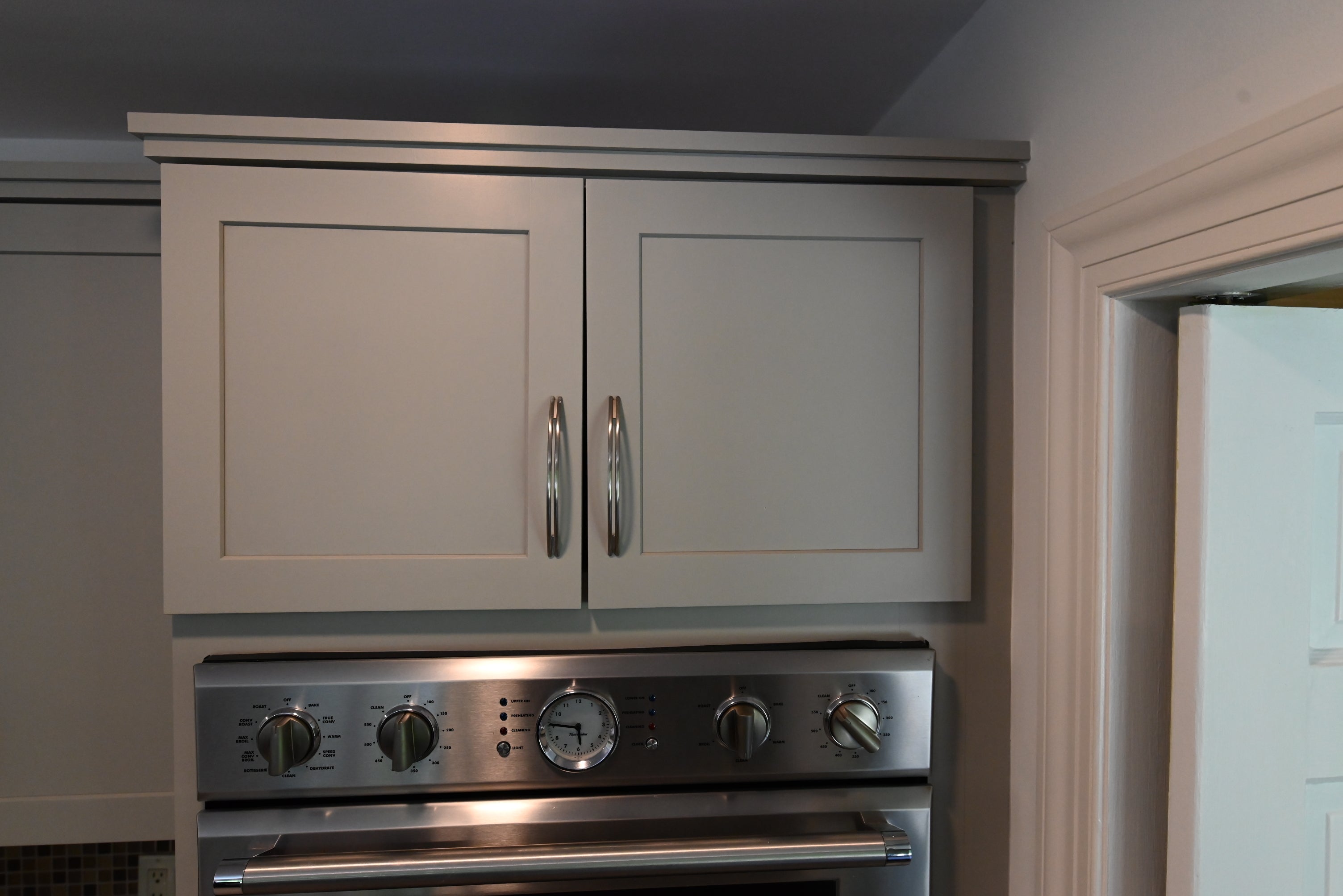 Thomasville Blue-Gray Transitional Kitchen with Appliances