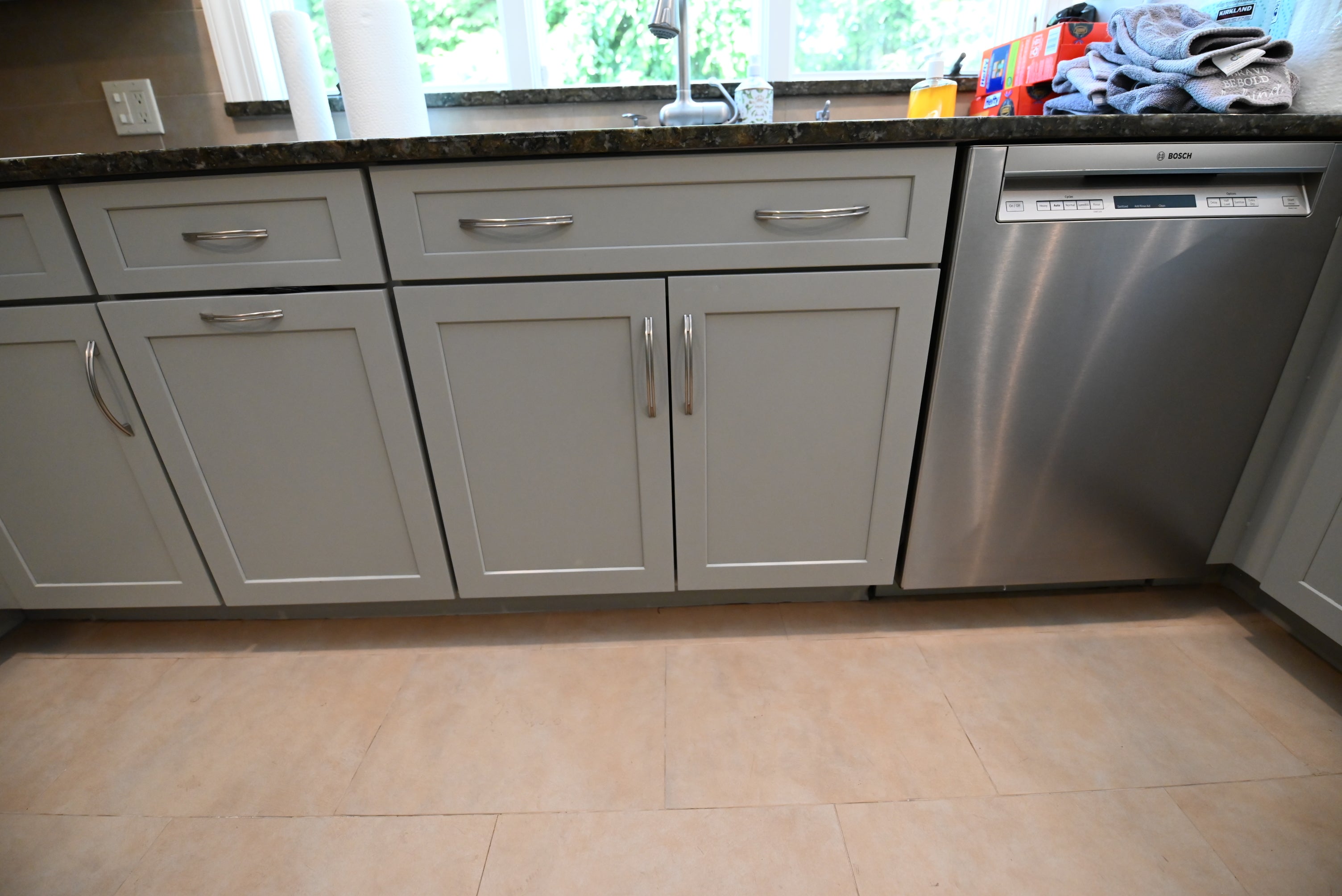 Thomasville Blue-Gray Transitional Kitchen with Appliances