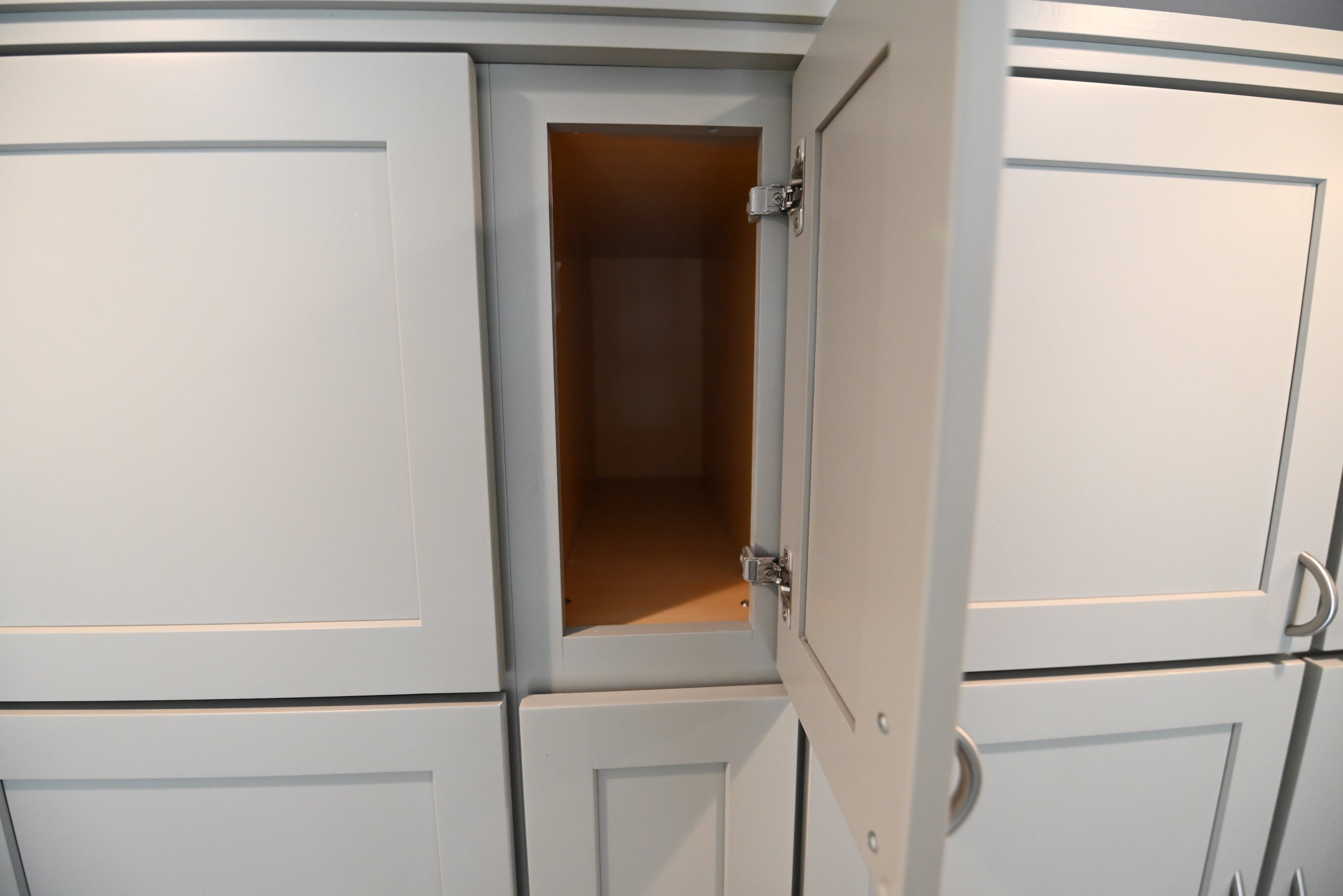 Thomasville Blue-Gray Transitional Kitchen with Appliances