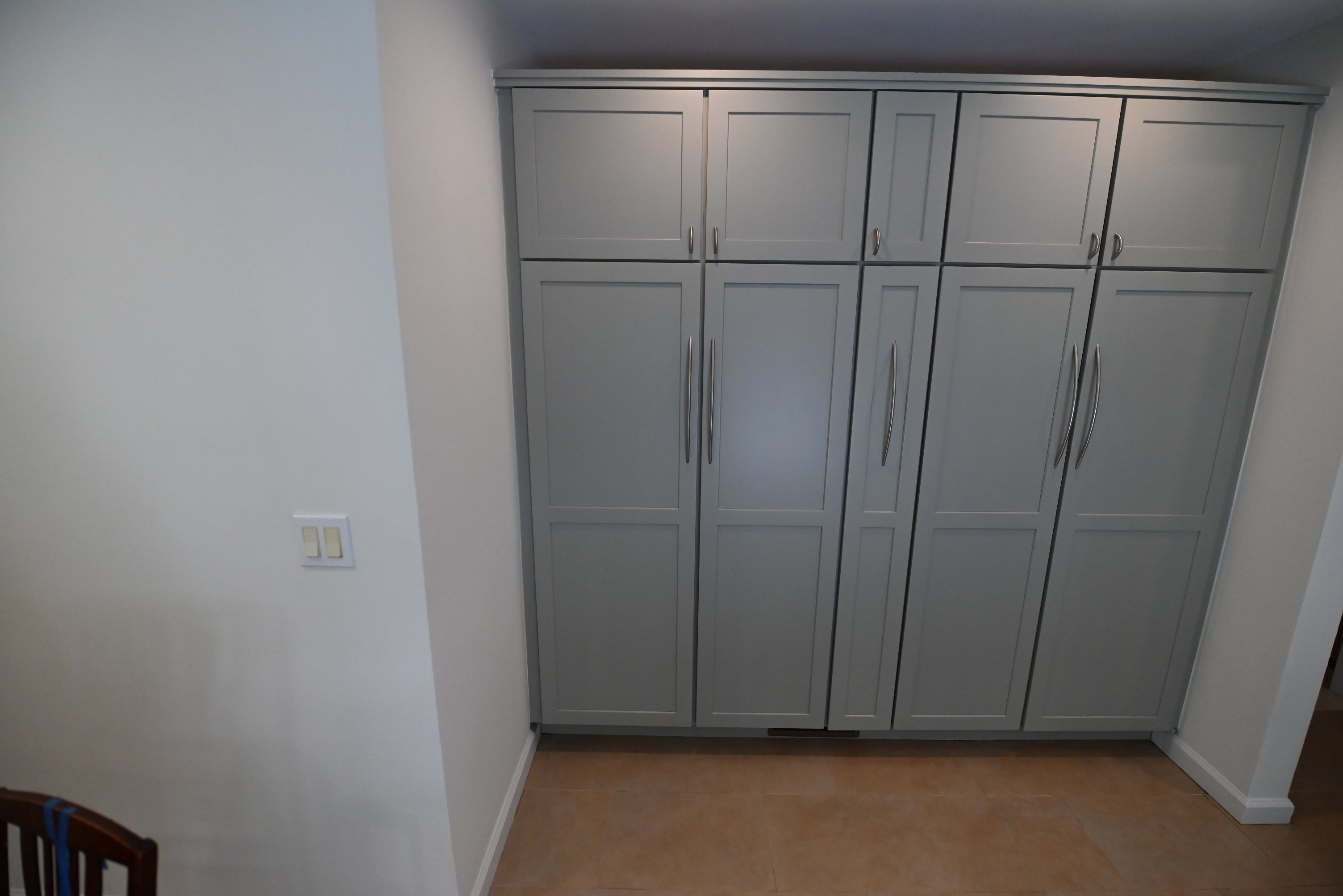 Thomasville Blue-Gray Transitional Kitchen with Appliances
