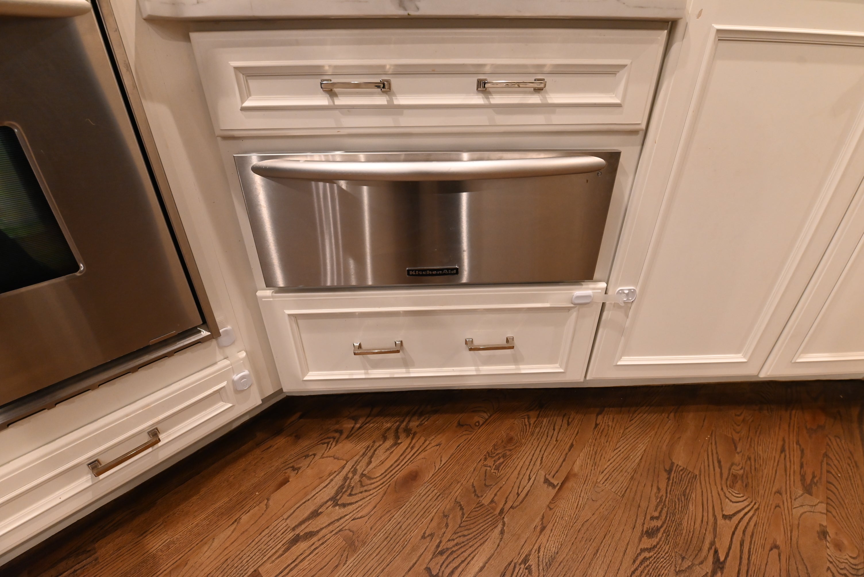 Decora Transitional Snow White Kitchen with Island & Appliances