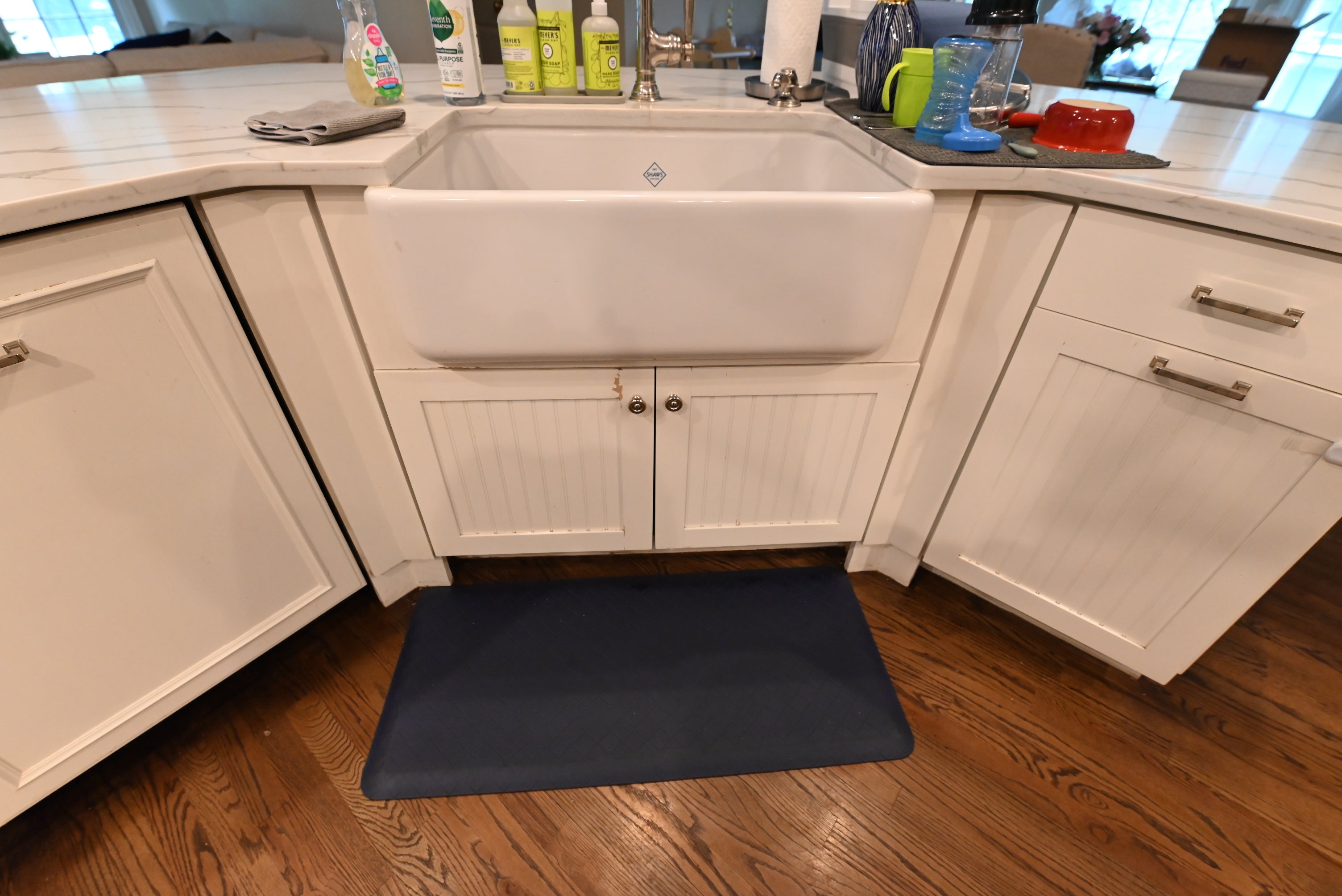 Decora Transitional Snow White Kitchen with Island & Appliances