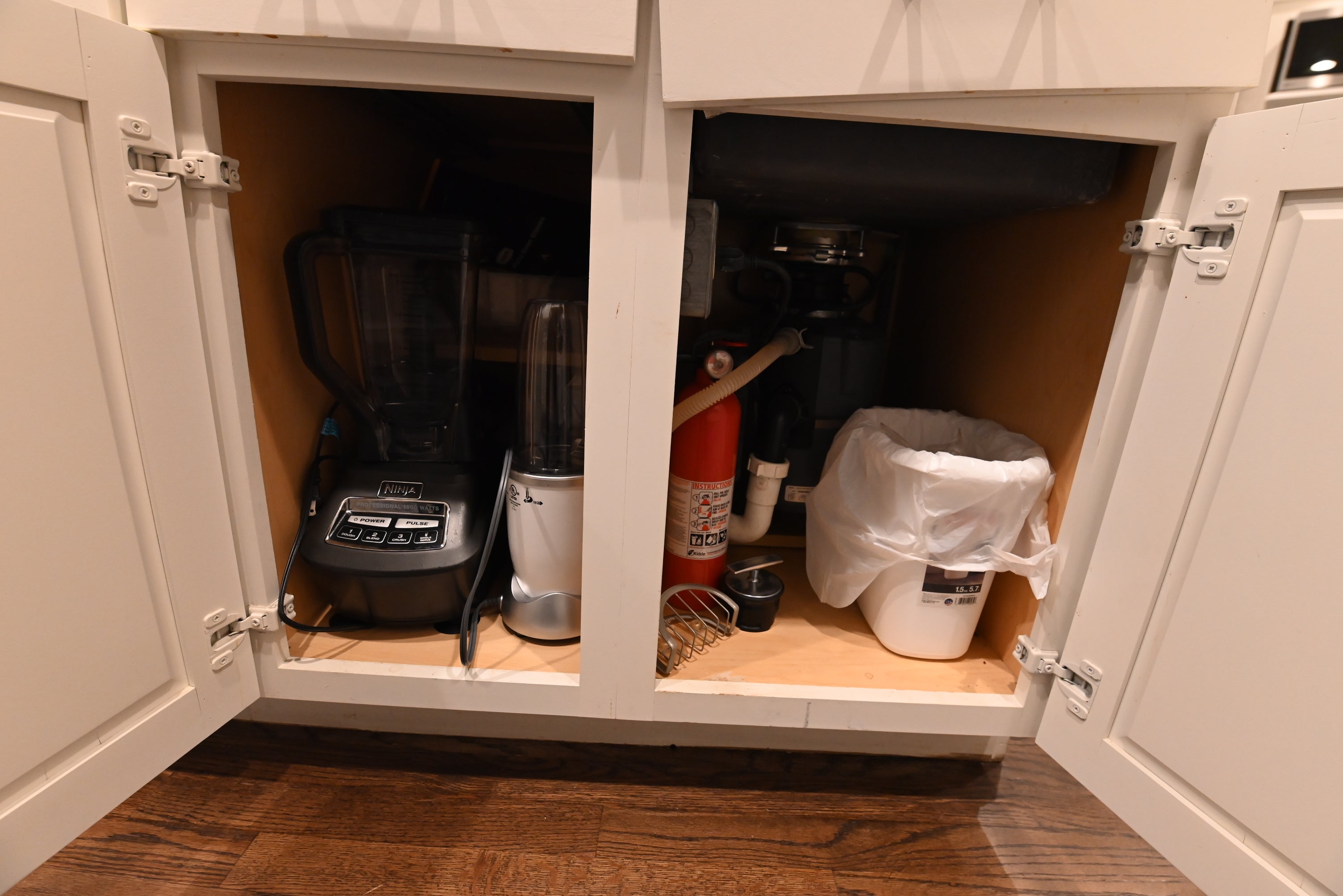 Decora Transitional Snow White Kitchen with Island & Appliances