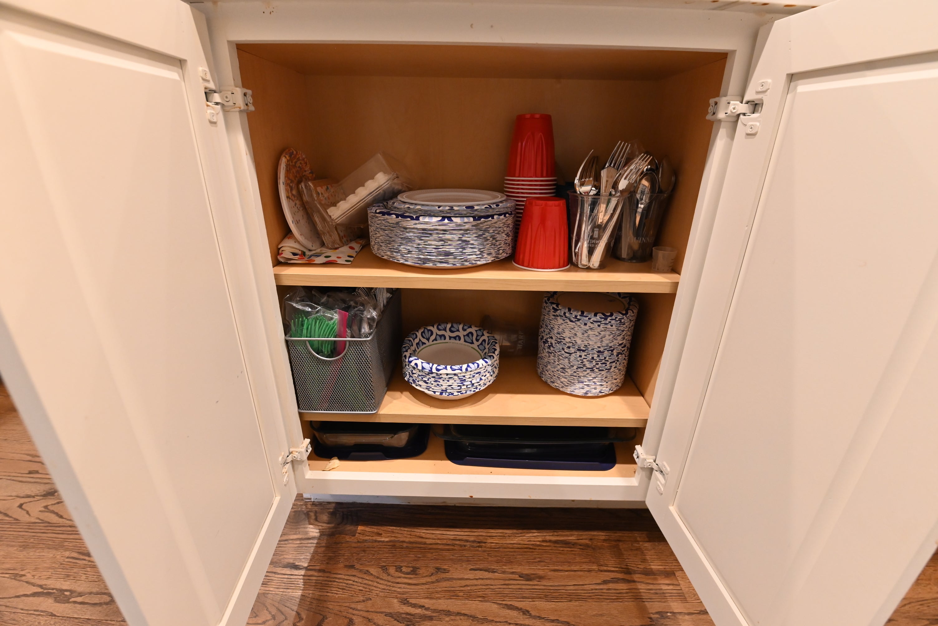 Decora Transitional Snow White Kitchen with Island & Appliances