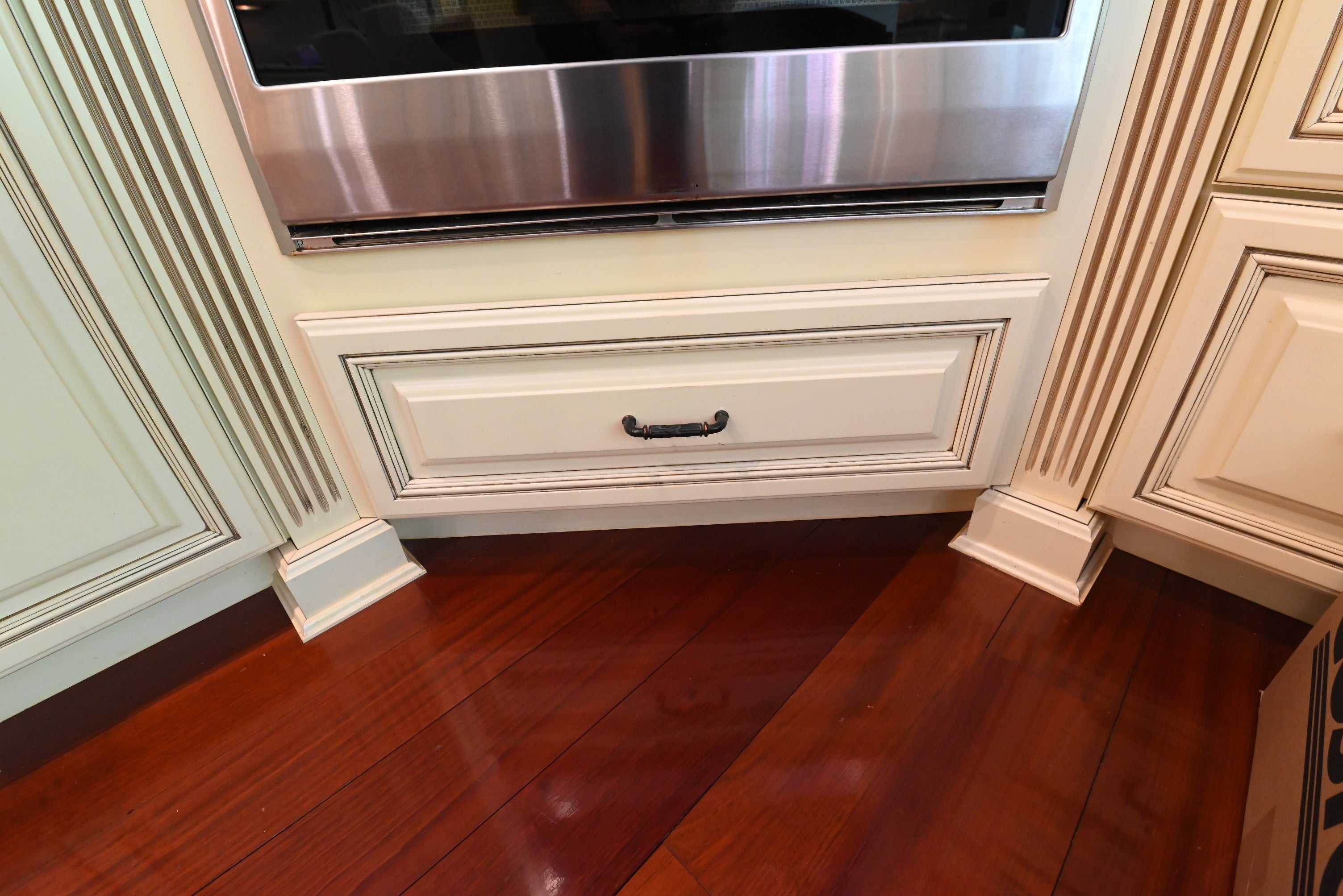 “The Ashbourne” Traditional Muted Cream Kitchen with Island & Desk Area