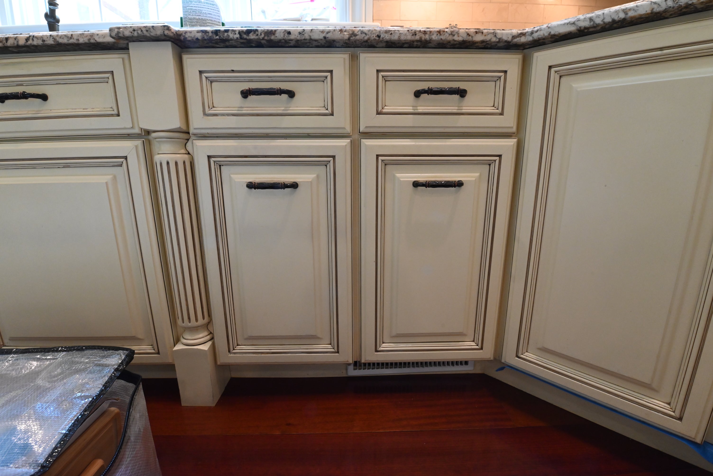 “The Ashbourne” Traditional Muted Cream Kitchen with Island & Desk Area