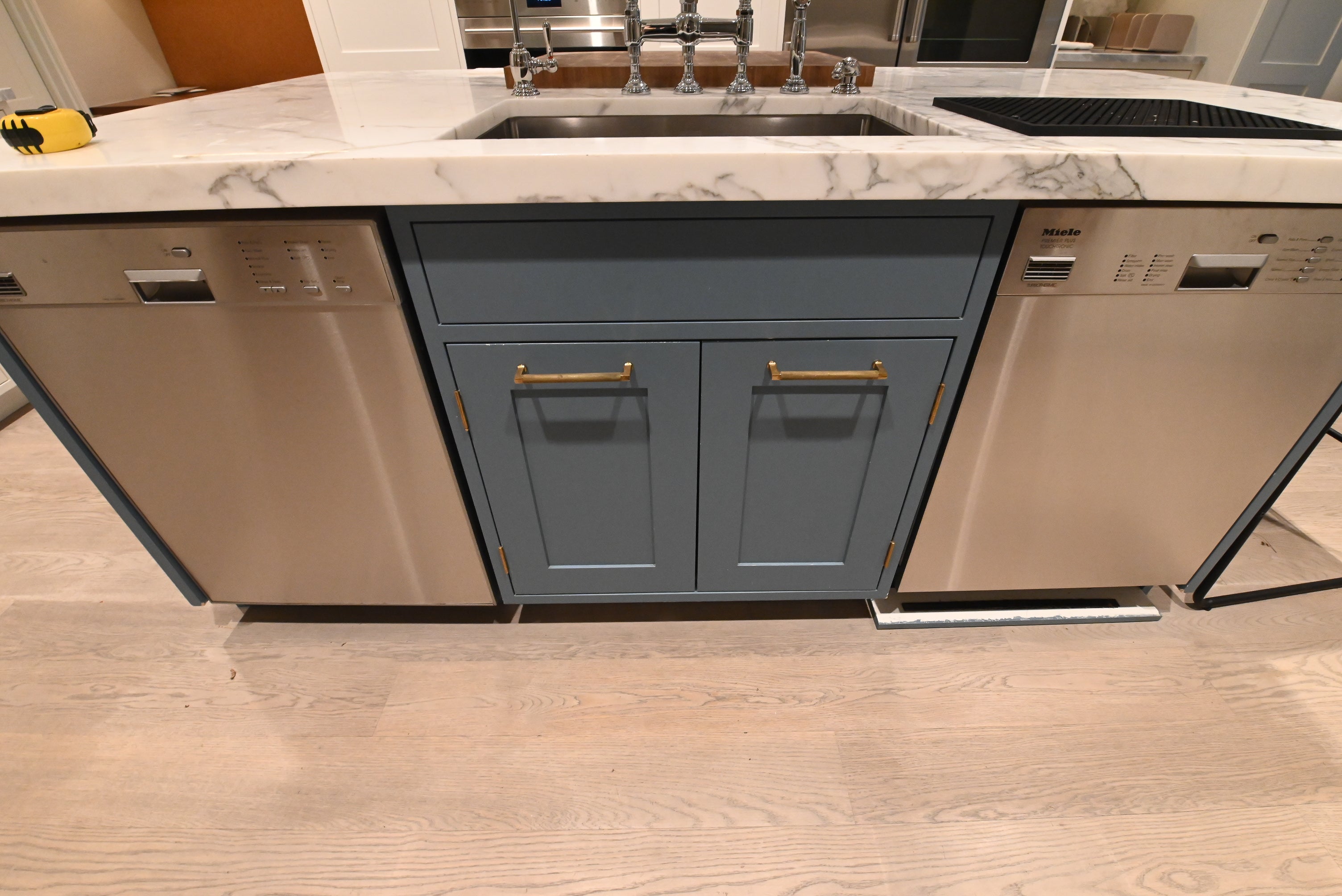 "The Windermere" Transitional White Kitchen with Island & Sub-Zero 648PROG