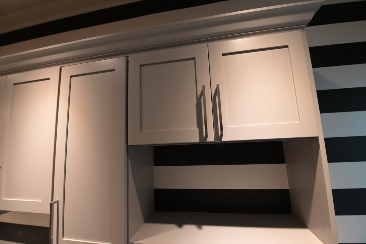 WoodHarbor Transitional Warm Gray Kitchenette with Appliances