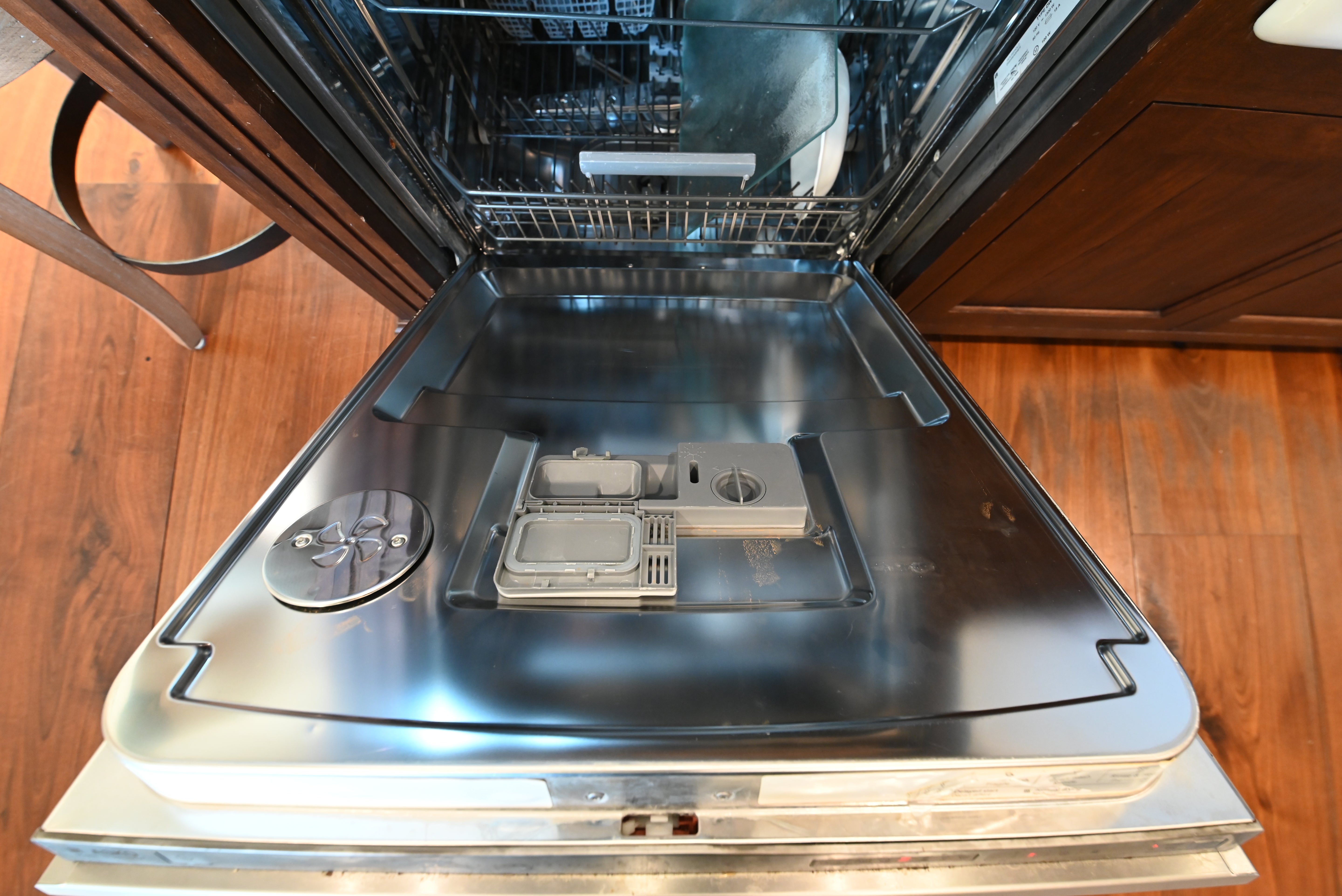 Kountry Kraft Distressed Textured White Traditional Pre-Owned Kitchen