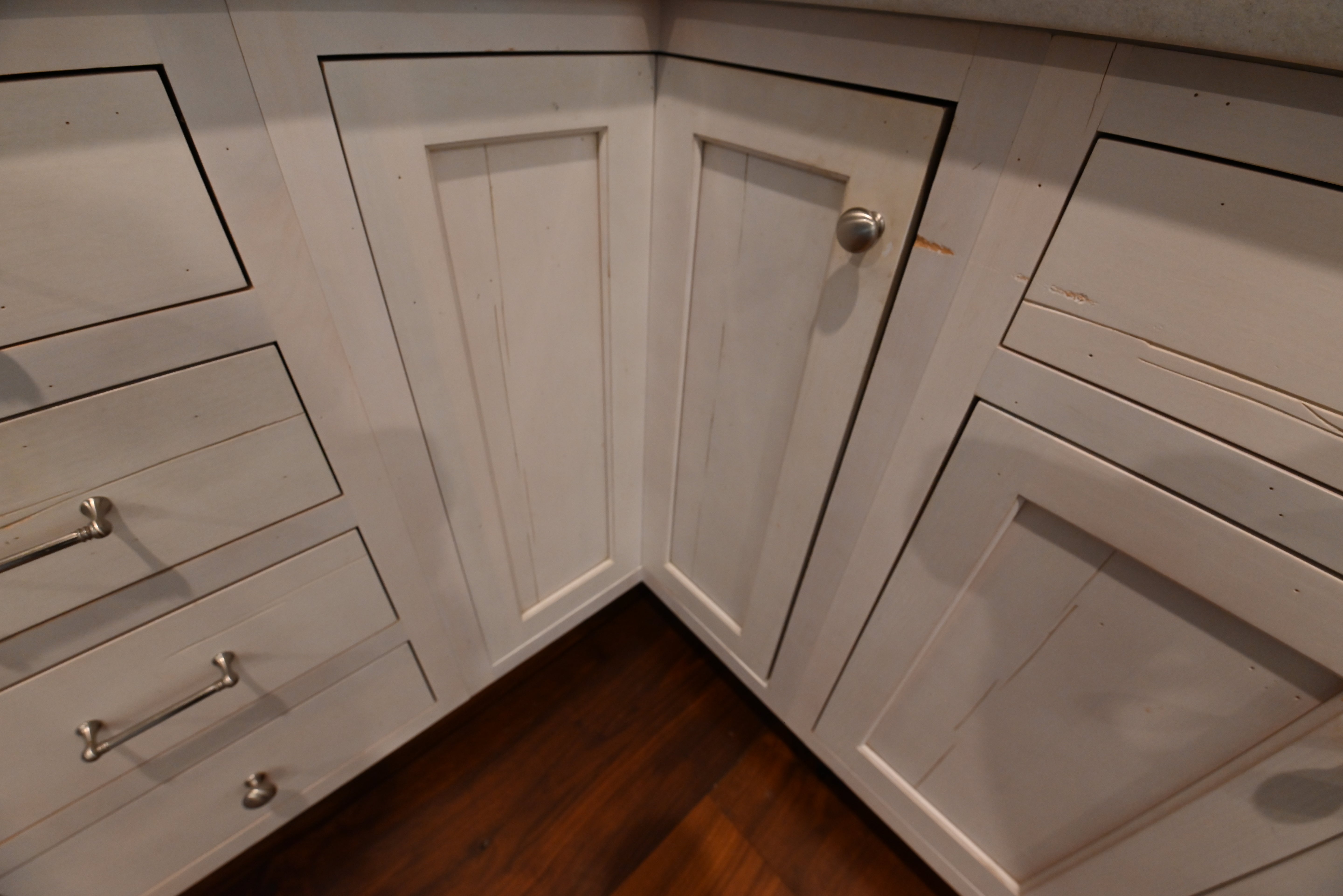 Kountry Kraft Distressed Textured White Traditional Pre-Owned Kitchen