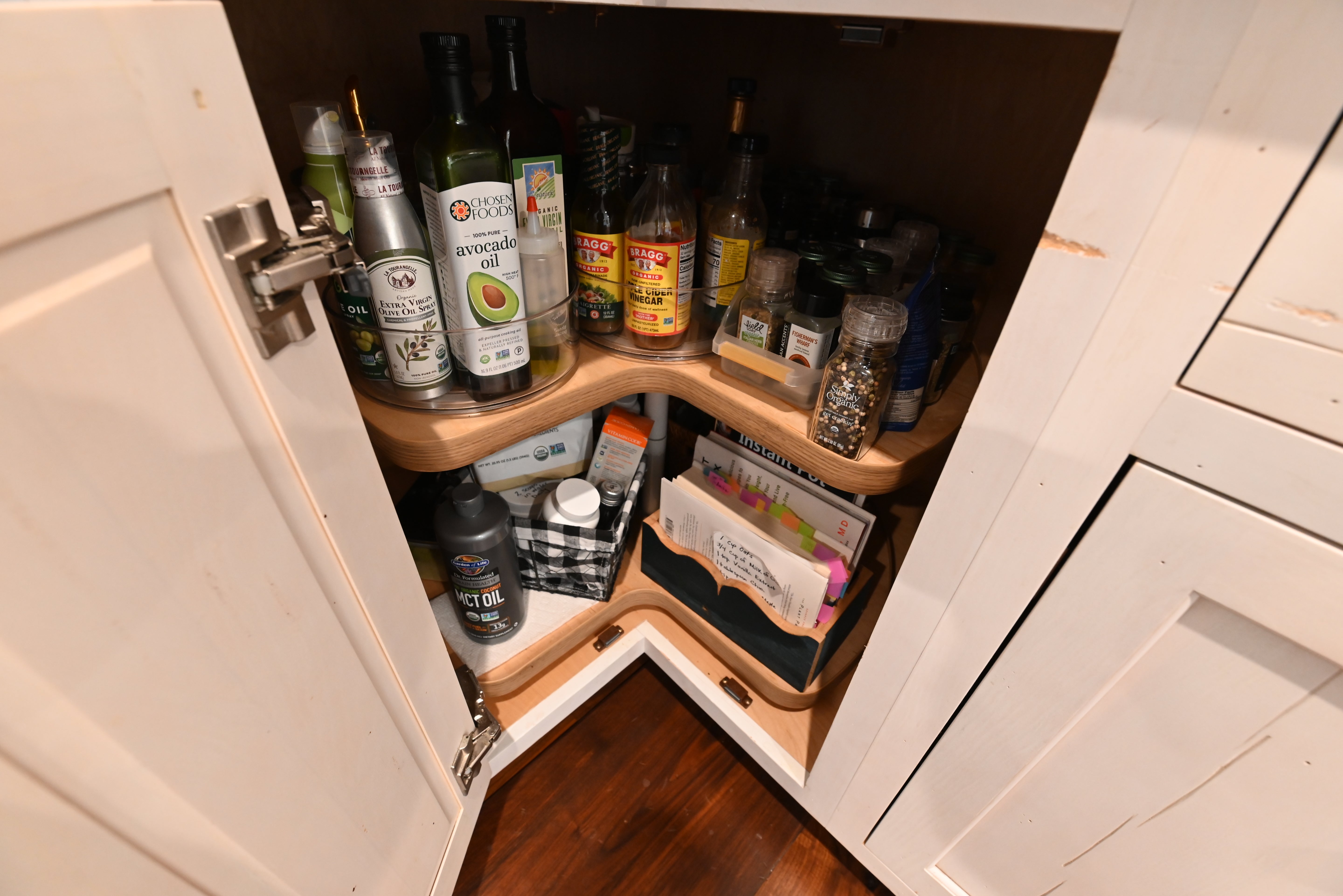 Kountry Kraft Distressed Textured White Traditional Pre-Owned Kitchen