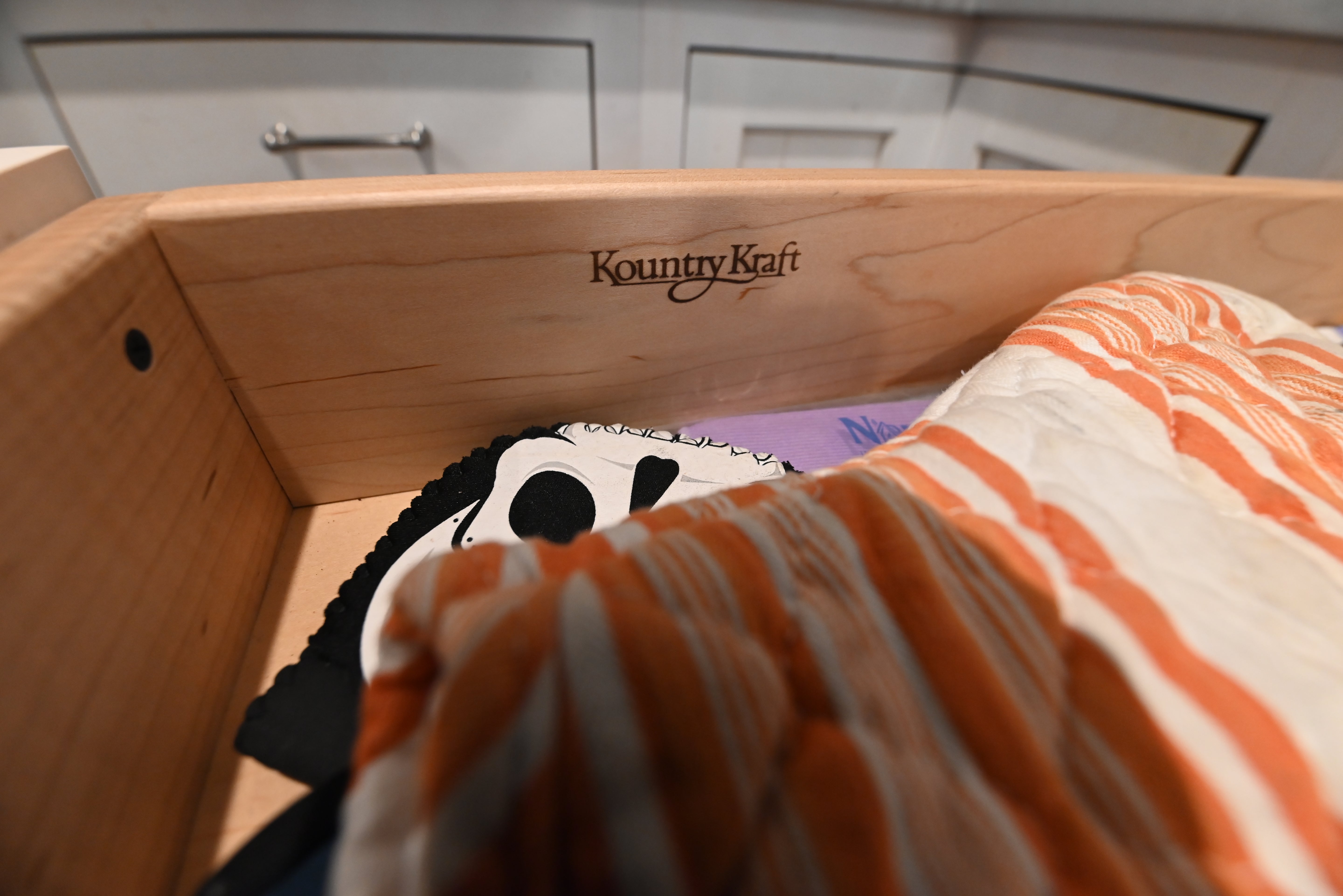 Kountry Kraft Distressed Textured White Traditional Pre-Owned Kitchen