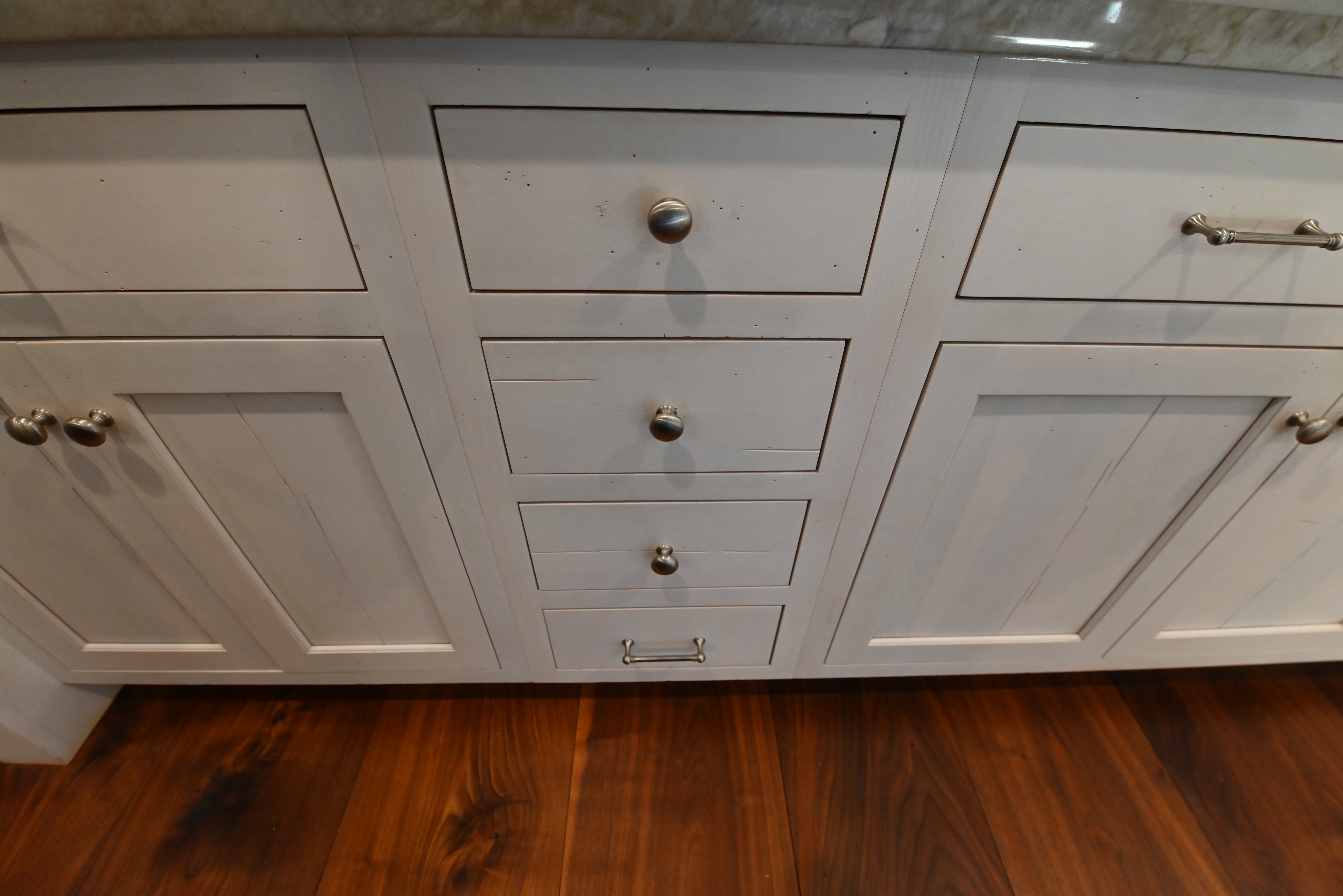 Kountry Kraft Distressed Textured White Traditional Pre-Owned Kitchen