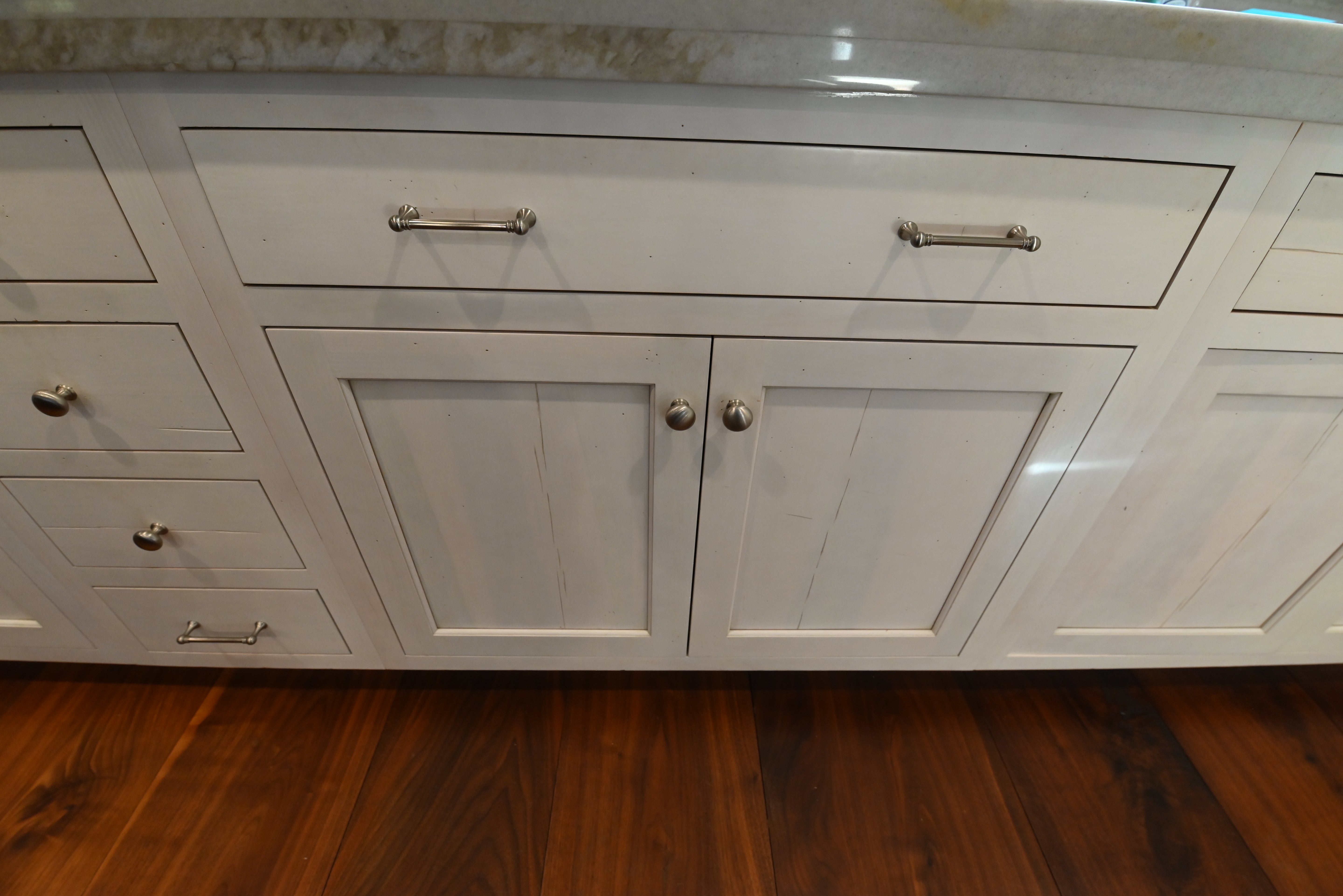 Kountry Kraft Distressed Textured White Traditional Pre-Owned Kitchen