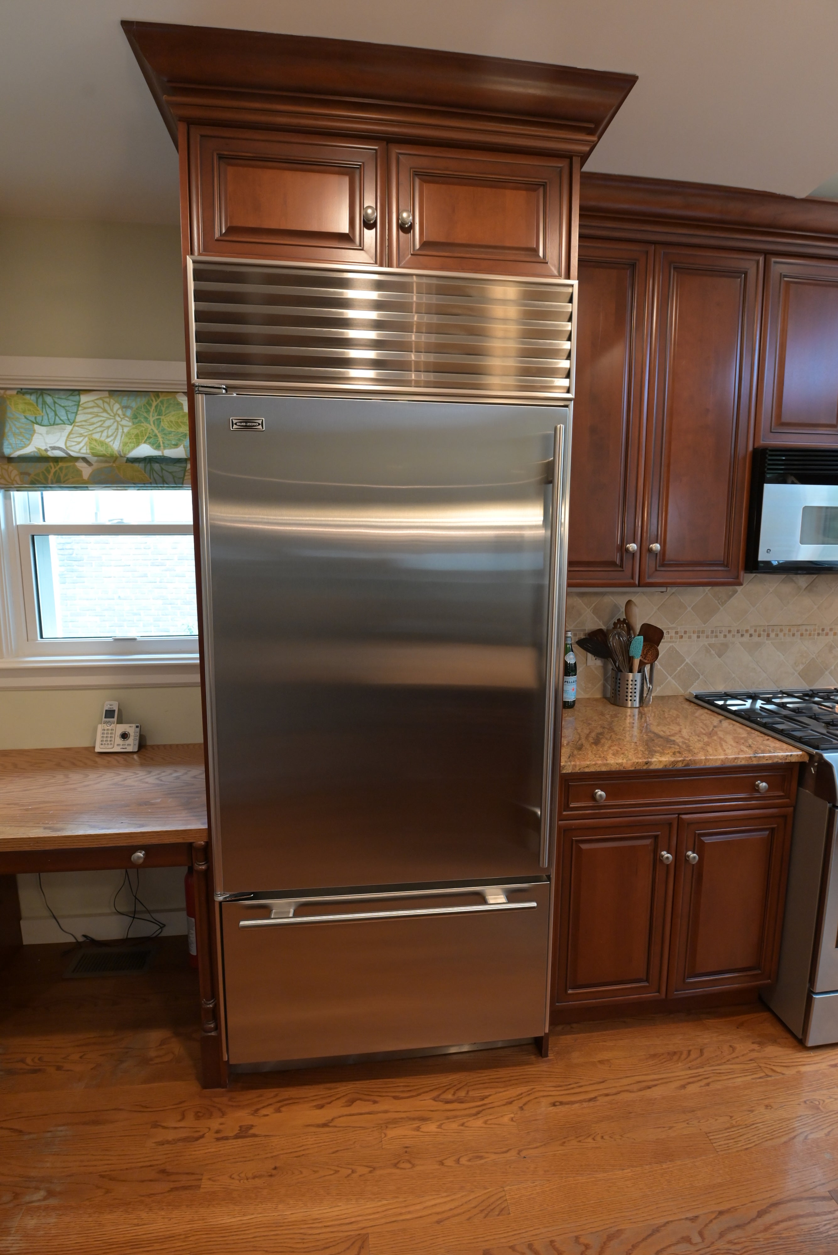 Brookhaven Traditional Wooden Kitchen with Island & Sub-Zero Refrigerator
