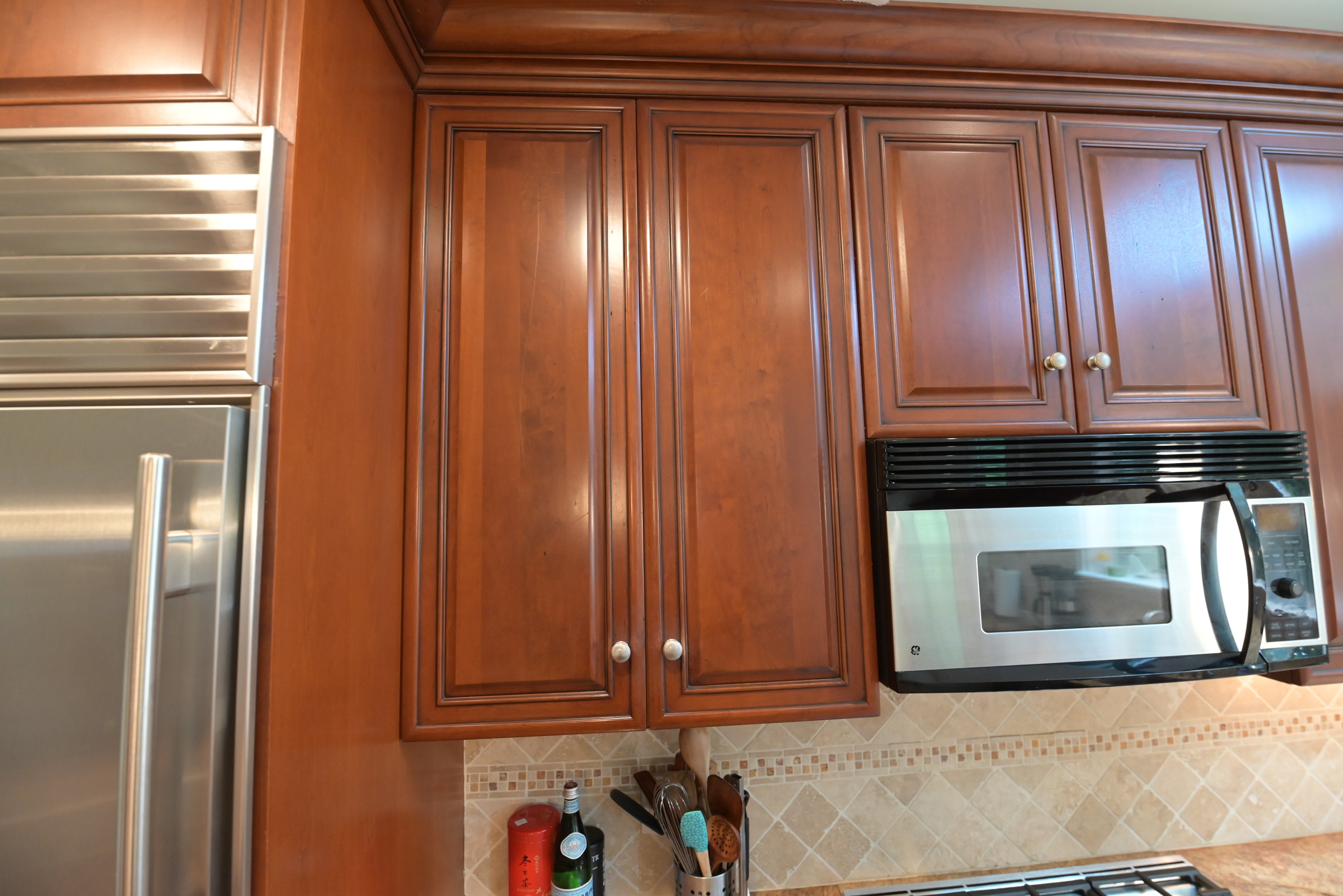 Brookhaven Traditional Wooden Kitchen with Island & Sub-Zero Refrigerator