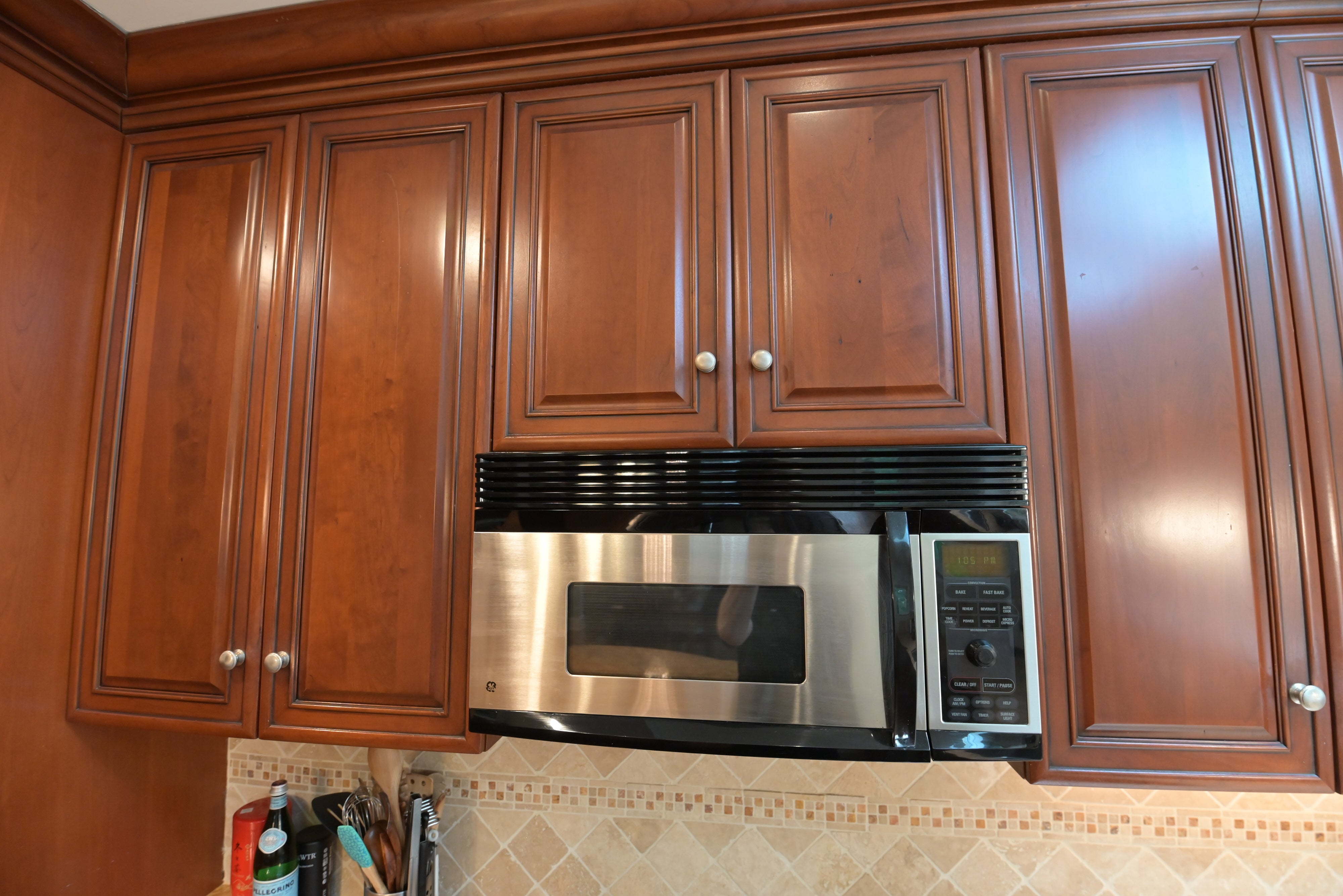 Brookhaven Traditional Wooden Kitchen with Island & Sub-Zero Refrigerator