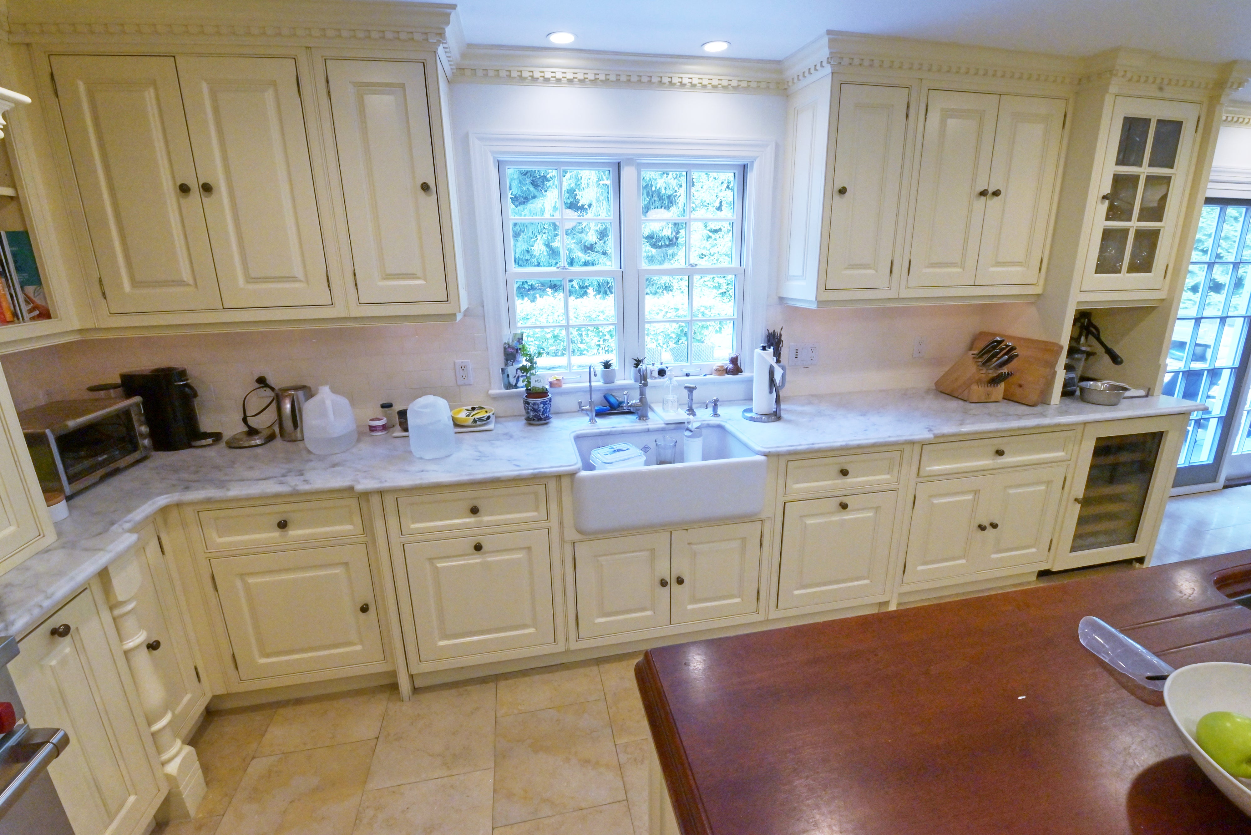 Cuisine André Julien Traditional Mannequin Cream Kitchen with Island