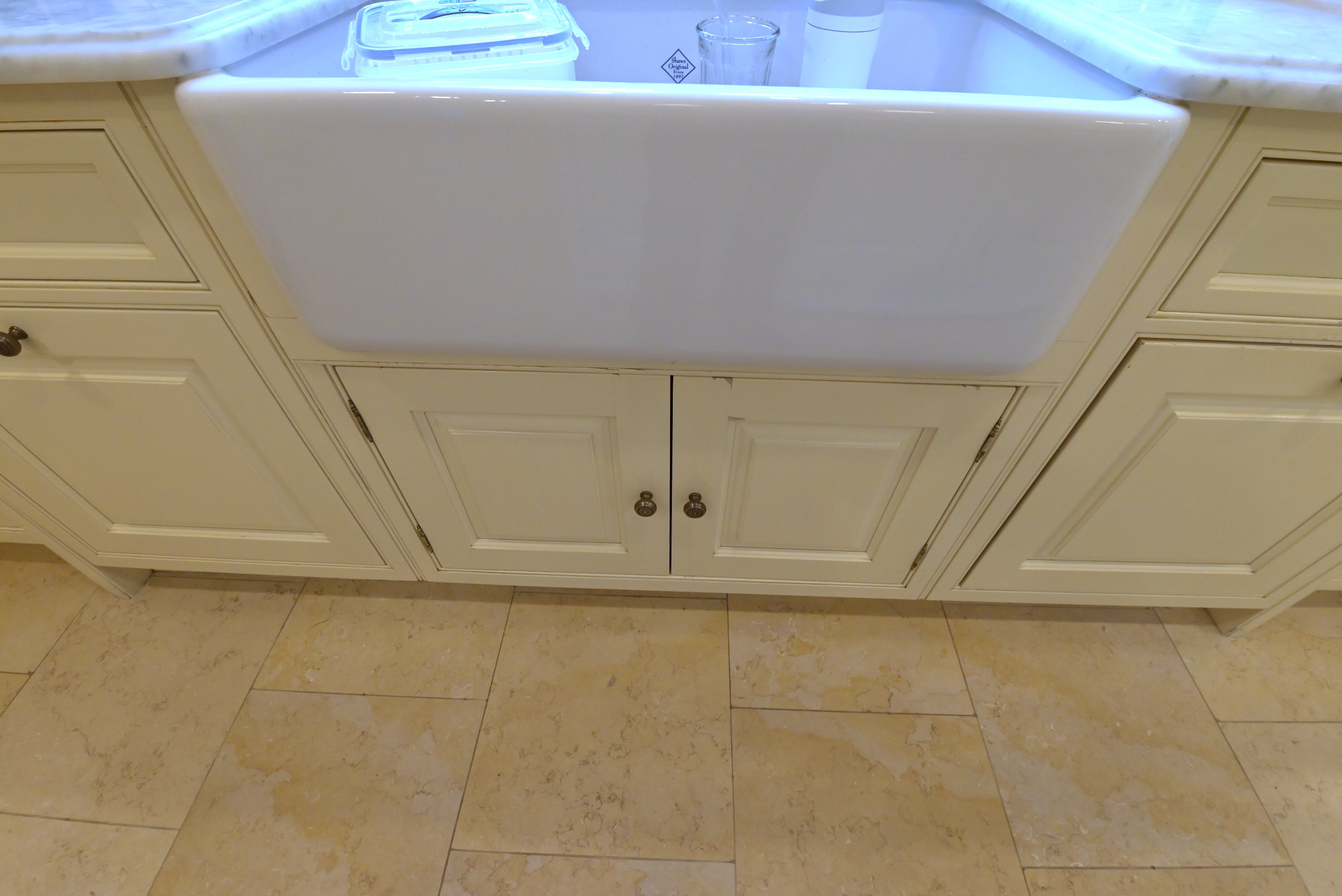 Cuisine André Julien Traditional Mannequin Cream Kitchen with Island