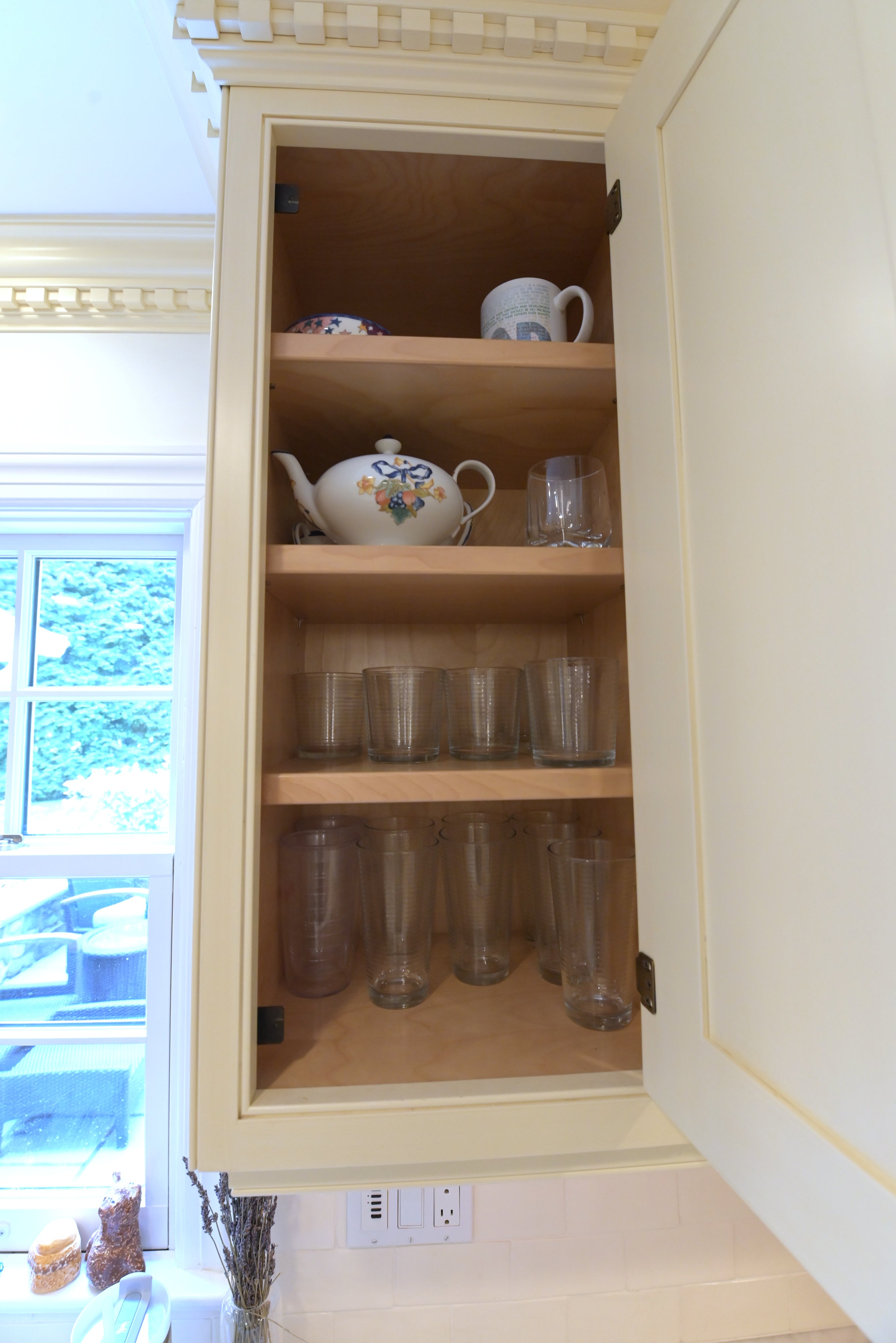 Cuisine André Julien Traditional Mannequin Cream Kitchen with Island
