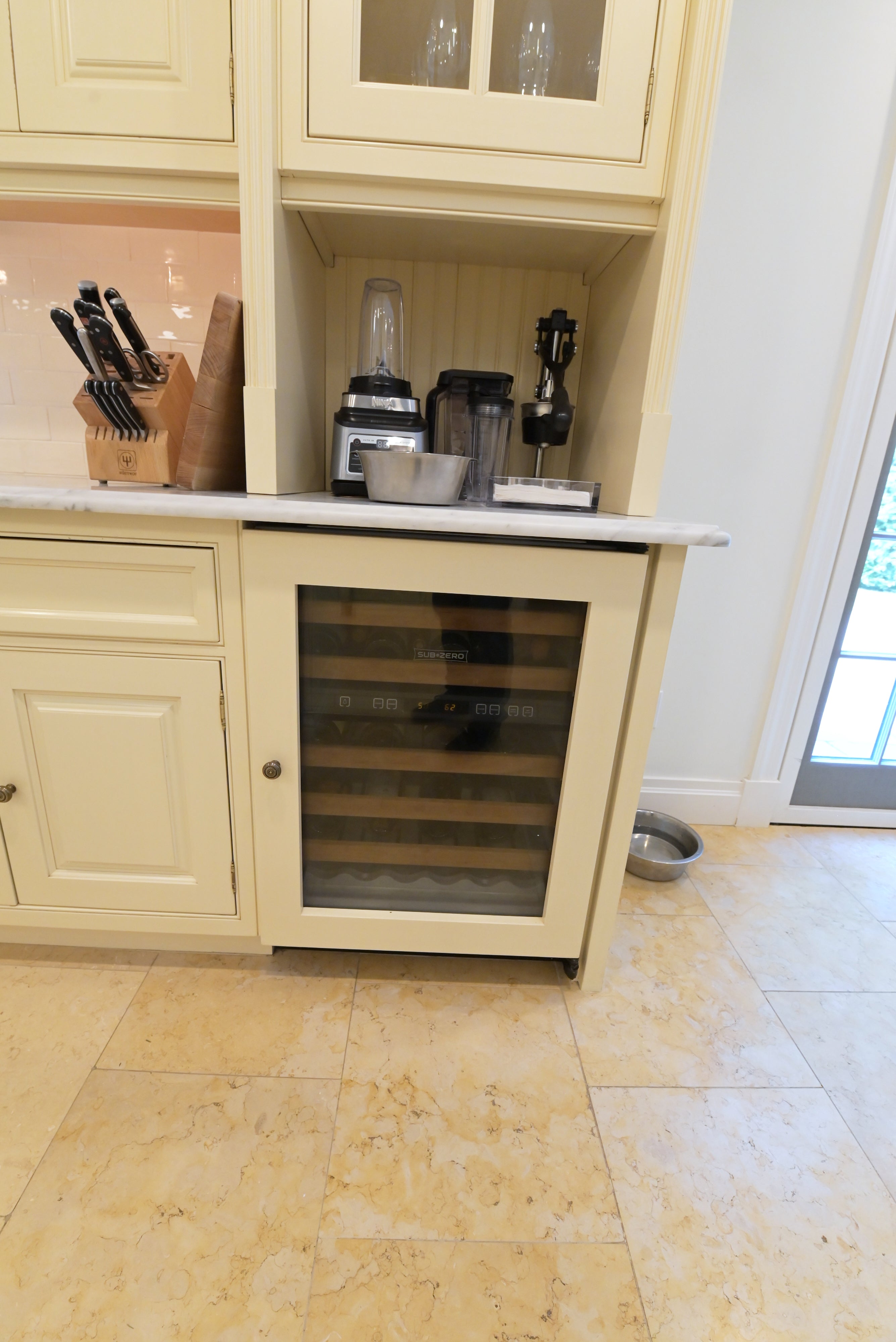 Cuisine André Julien Traditional Mannequin Cream Kitchen with Island
