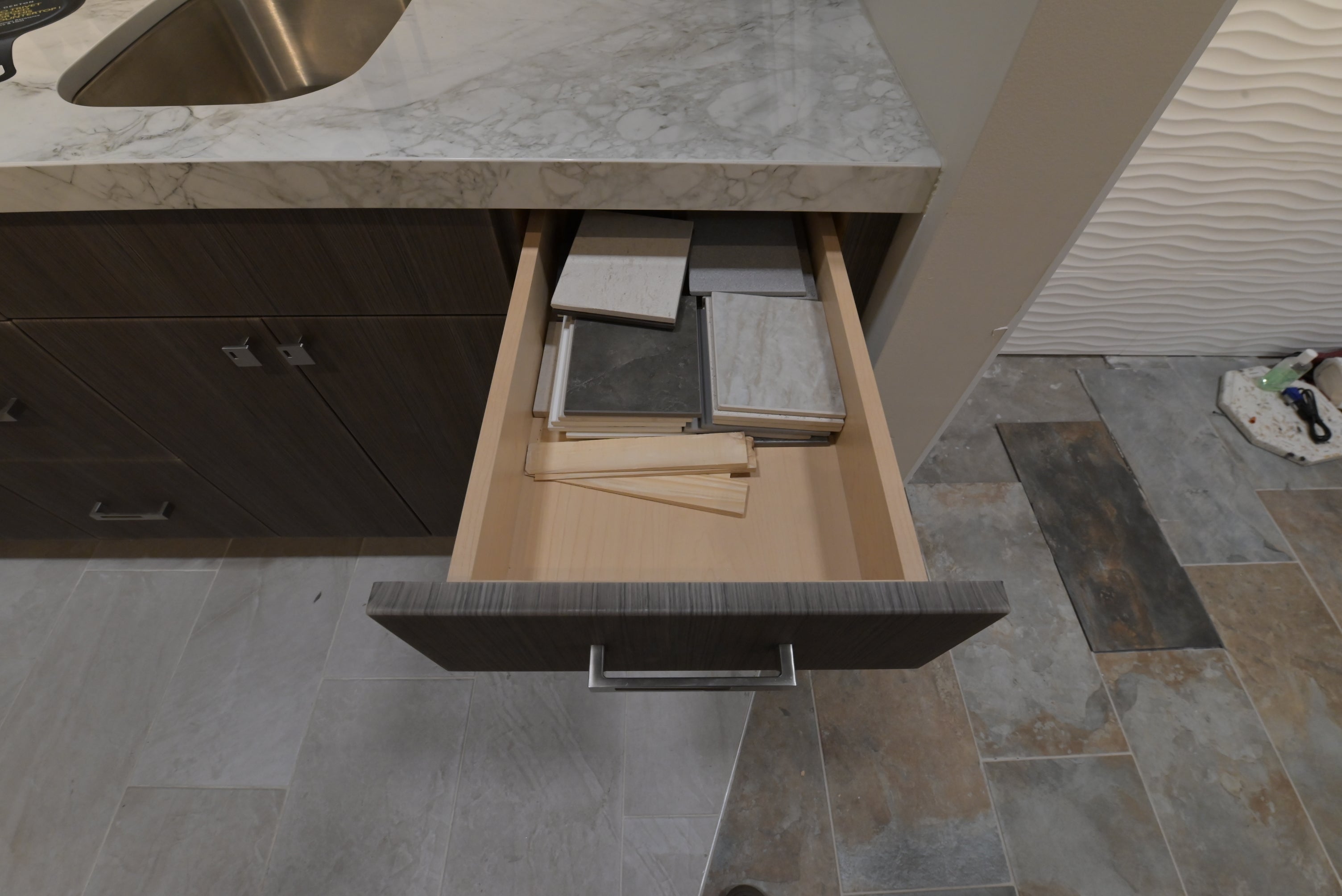 Kitchen Craft Classic Modern Wood Grain Wet Bar