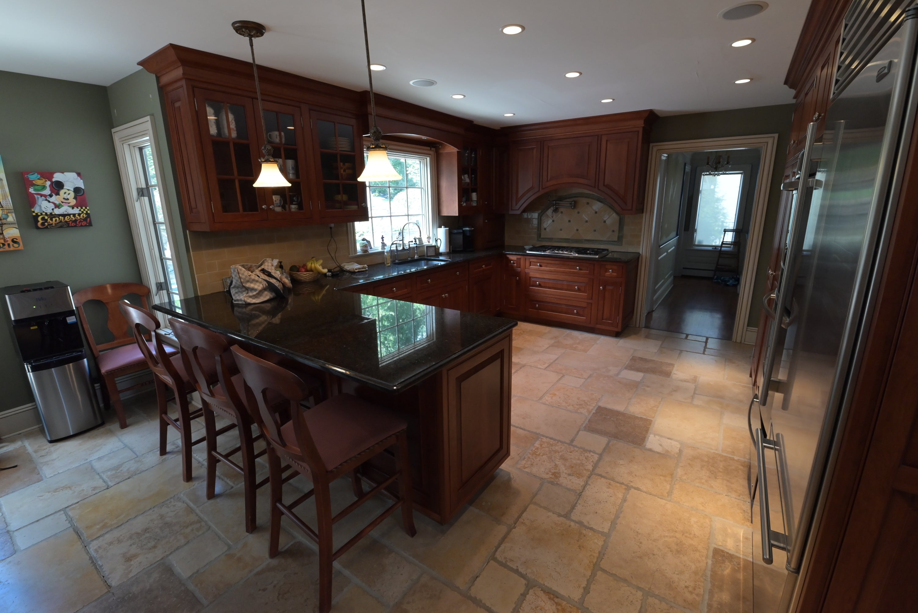 "The Biltmore" Traditional Natural Wood Finish Kitchen with Appliances
