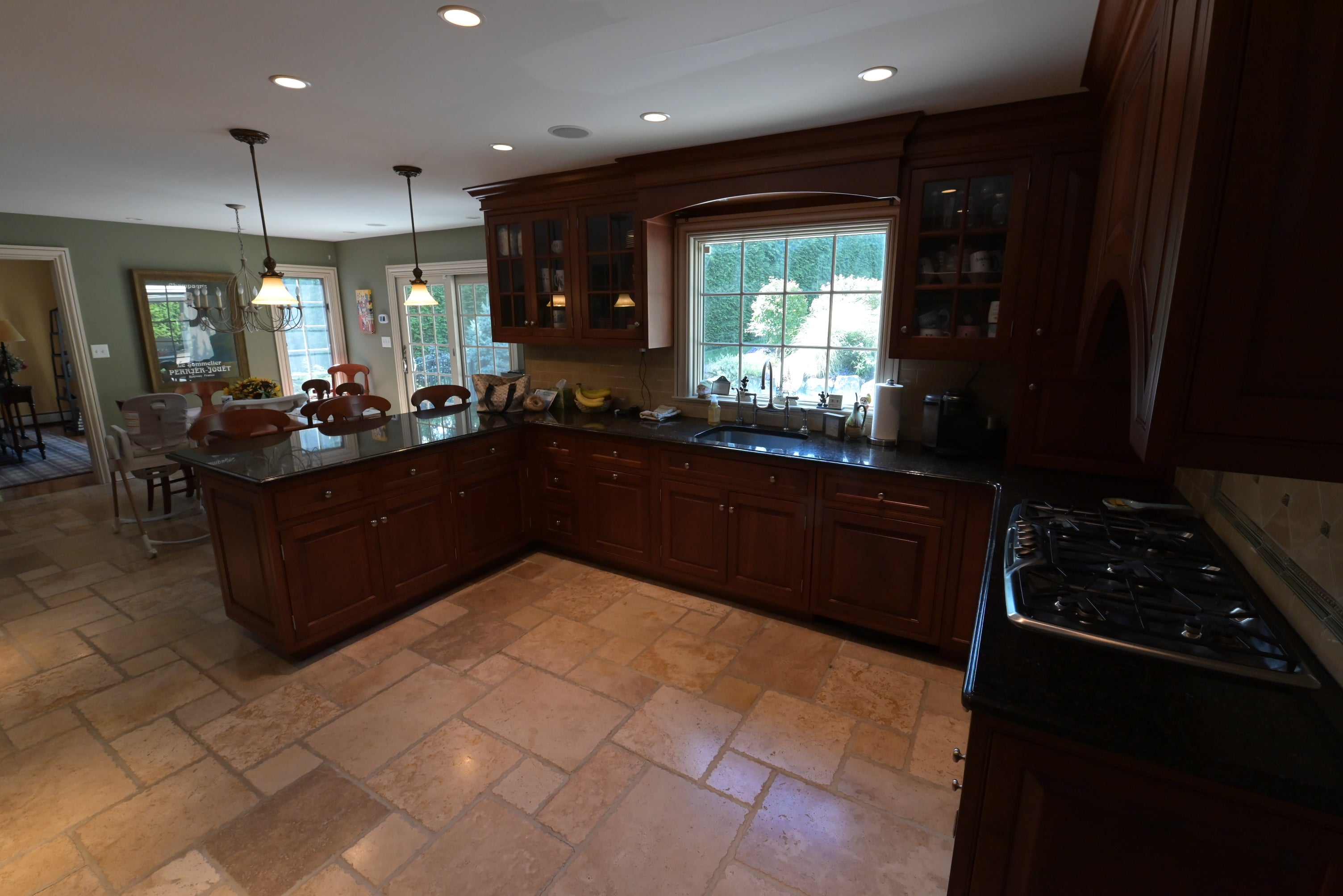 "The Biltmore" Traditional Natural Wood Finish Kitchen with Appliances