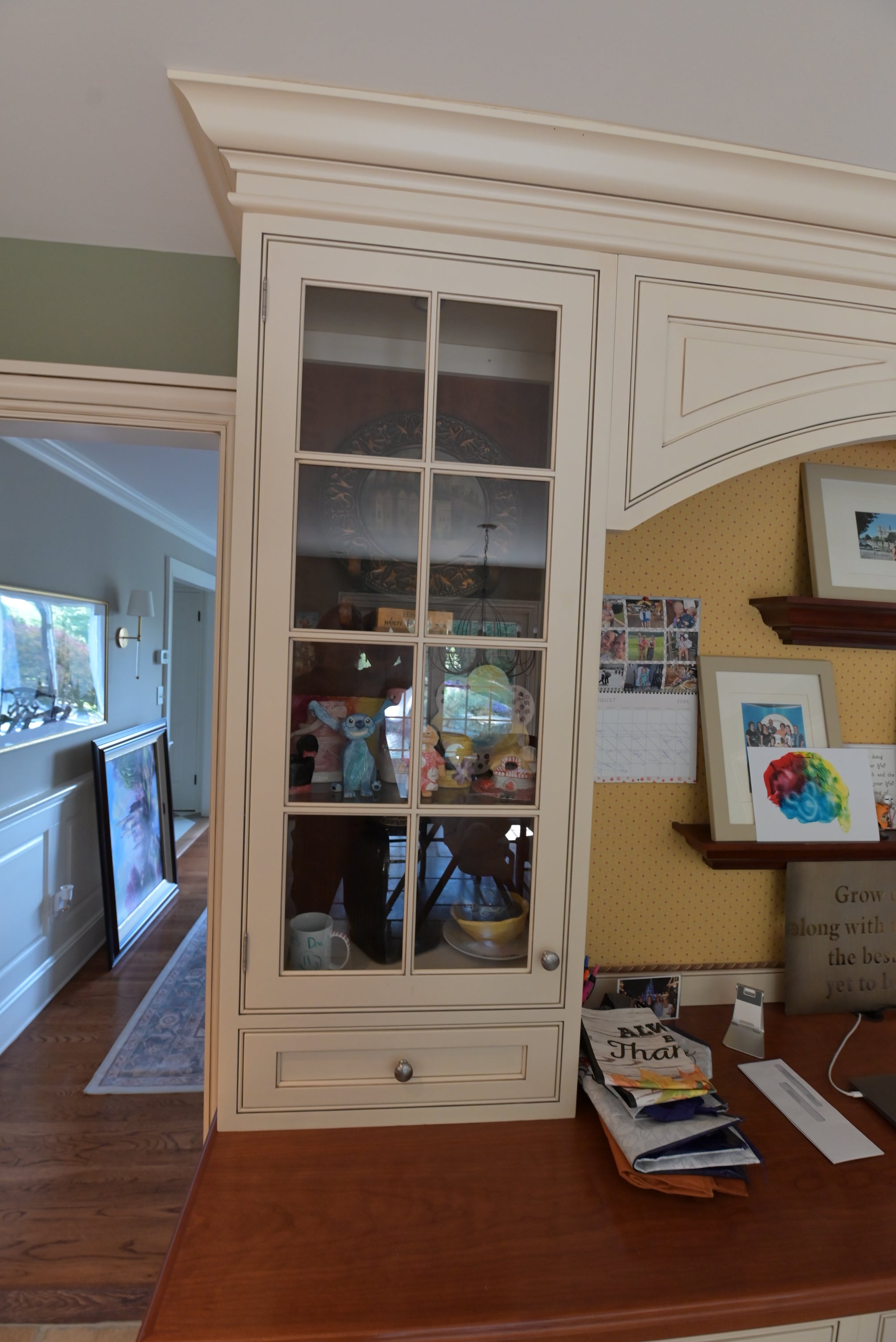 Custom Traditional Capitol White Built-In Desk