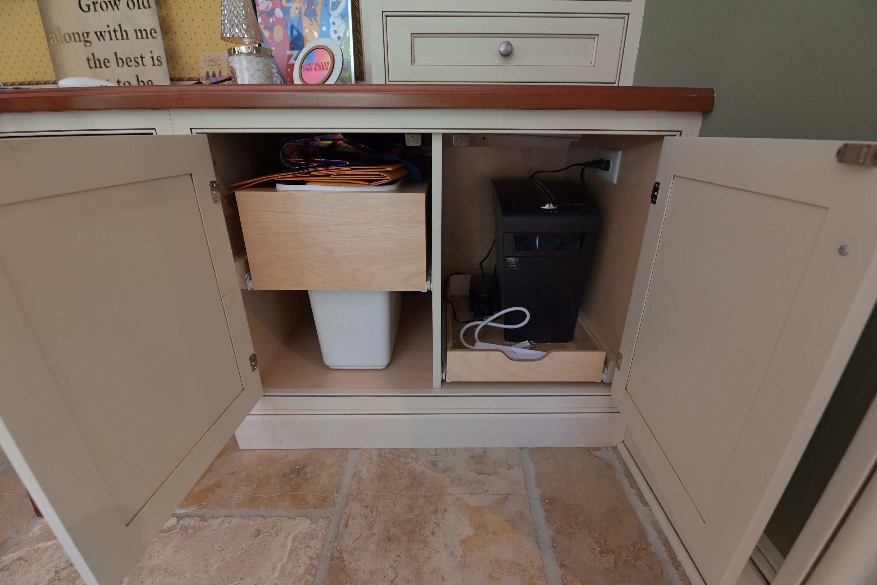 Custom Traditional Capitol White Built-In Desk