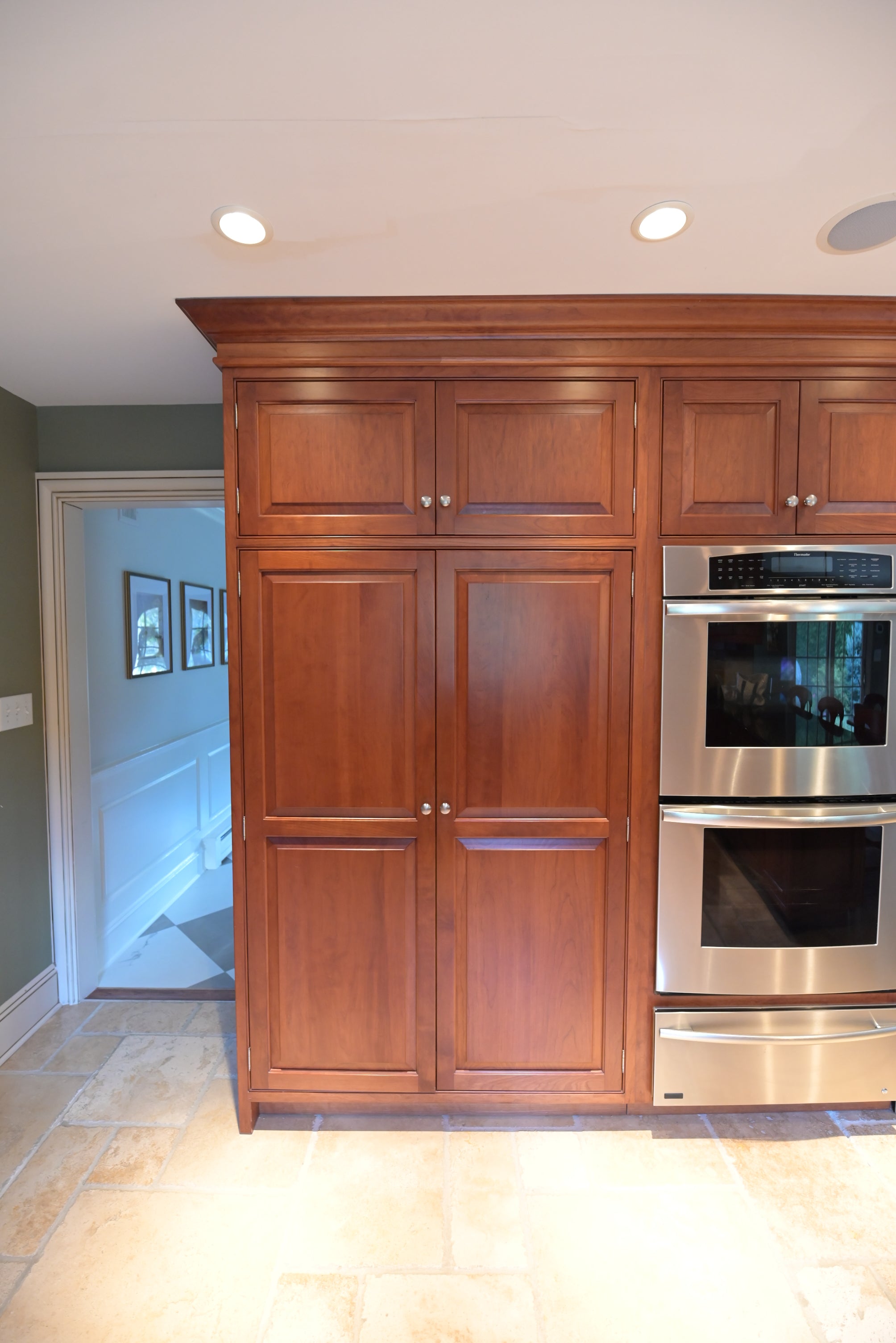 "The Biltmore" Traditional Natural Wood Finish Kitchen with Appliances