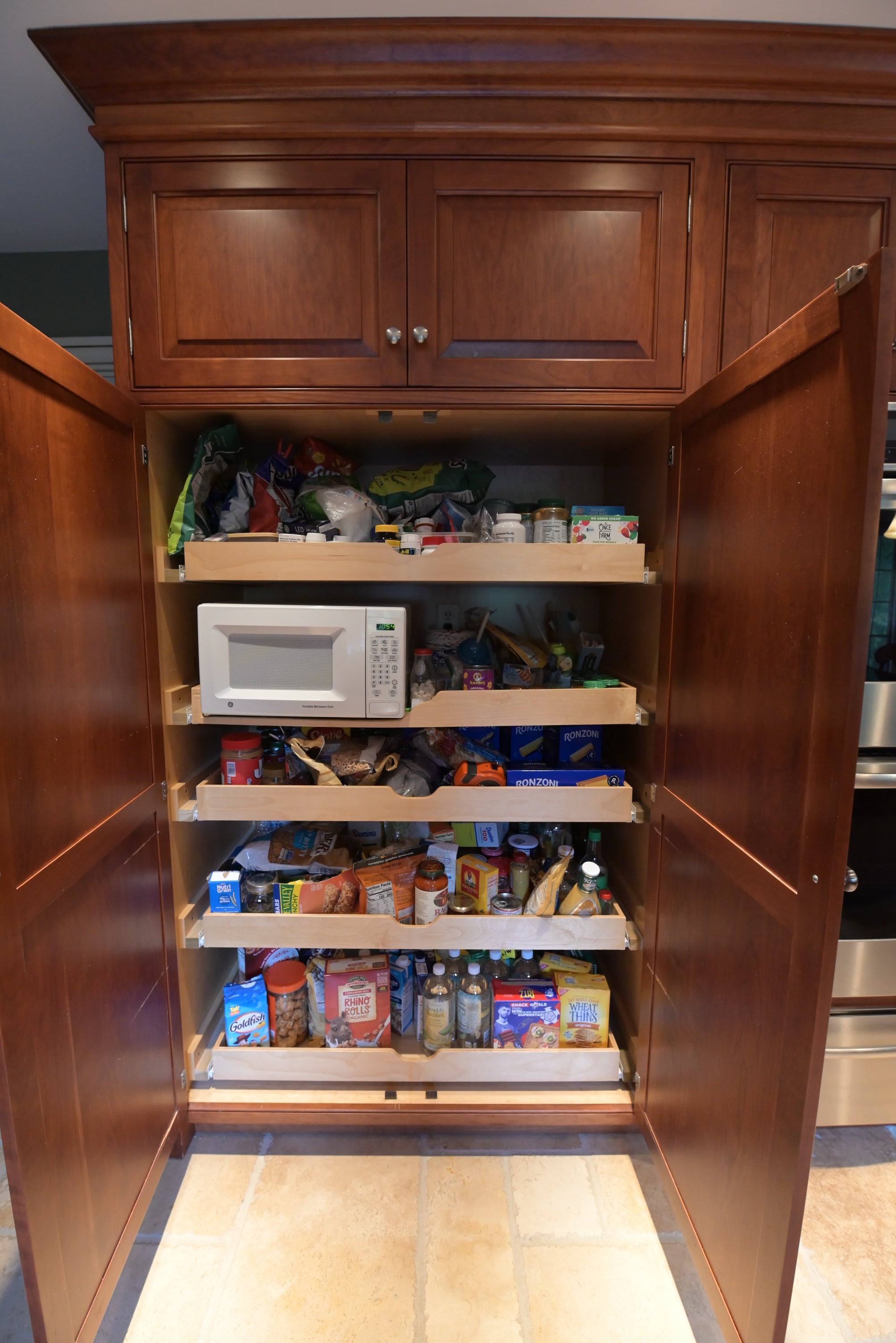 "The Biltmore" Traditional Natural Wood Finish Kitchen with Appliances