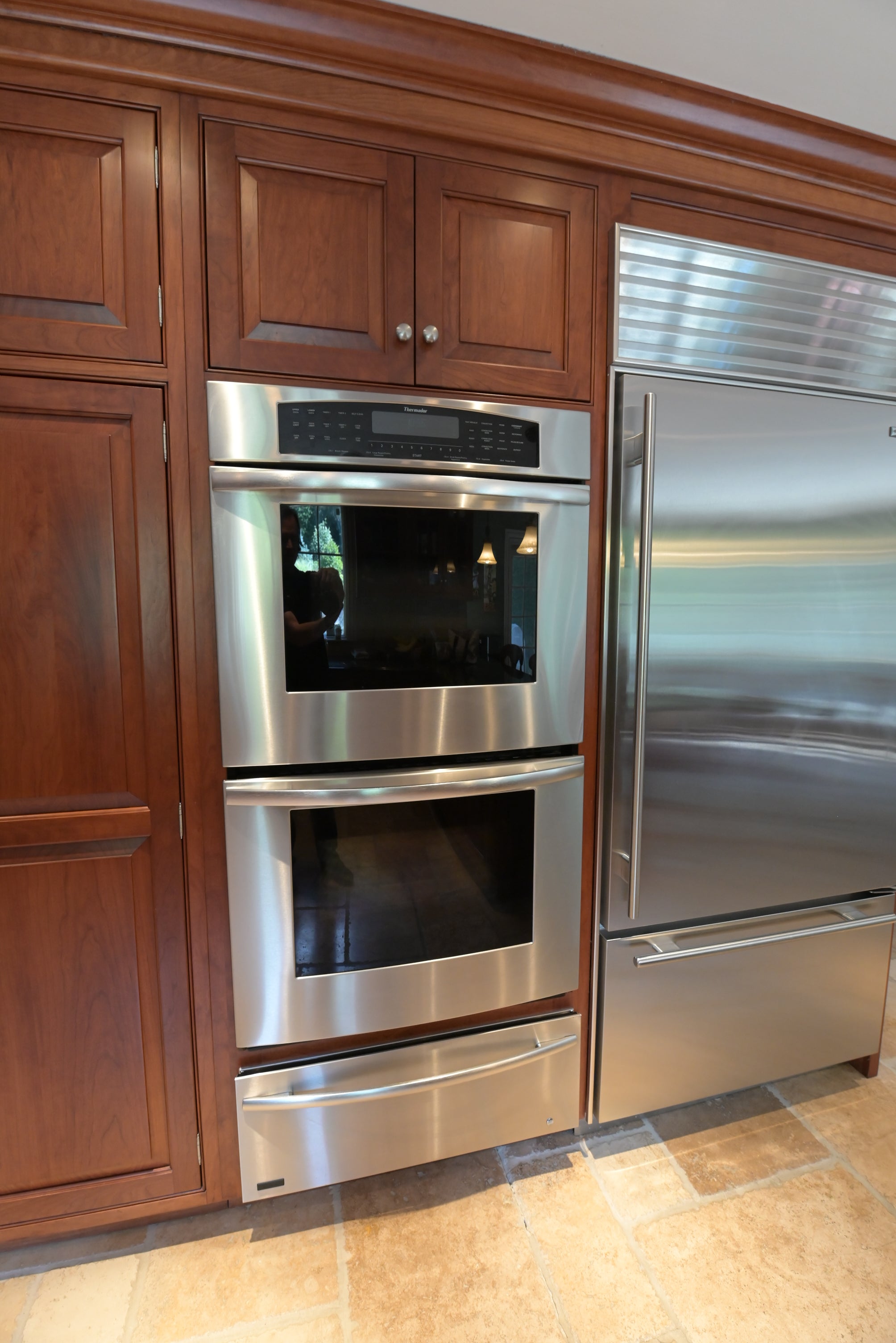 "The Biltmore" Traditional Natural Wood Finish Kitchen with Appliances