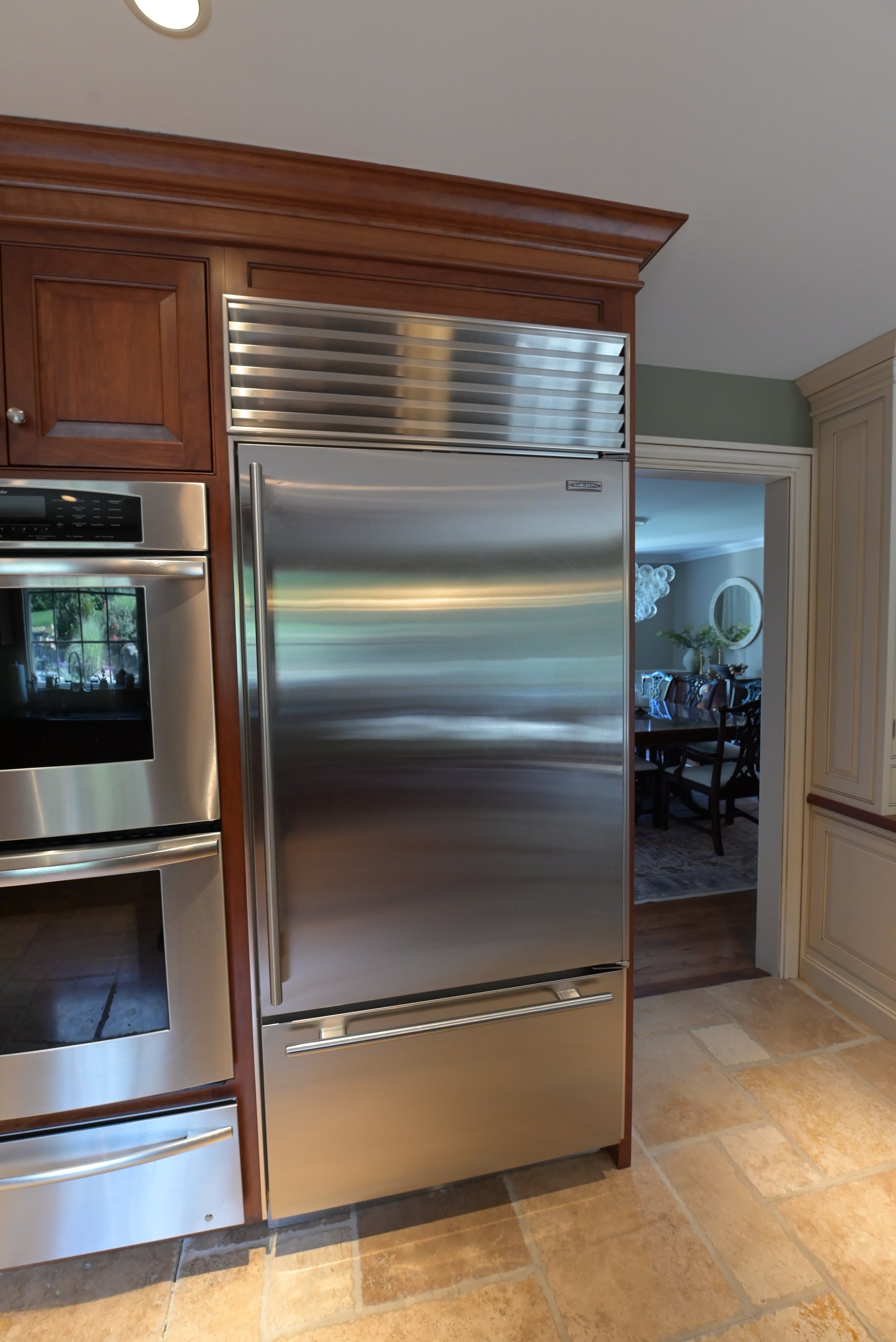 "The Biltmore" Traditional Natural Wood Finish Kitchen with Appliances