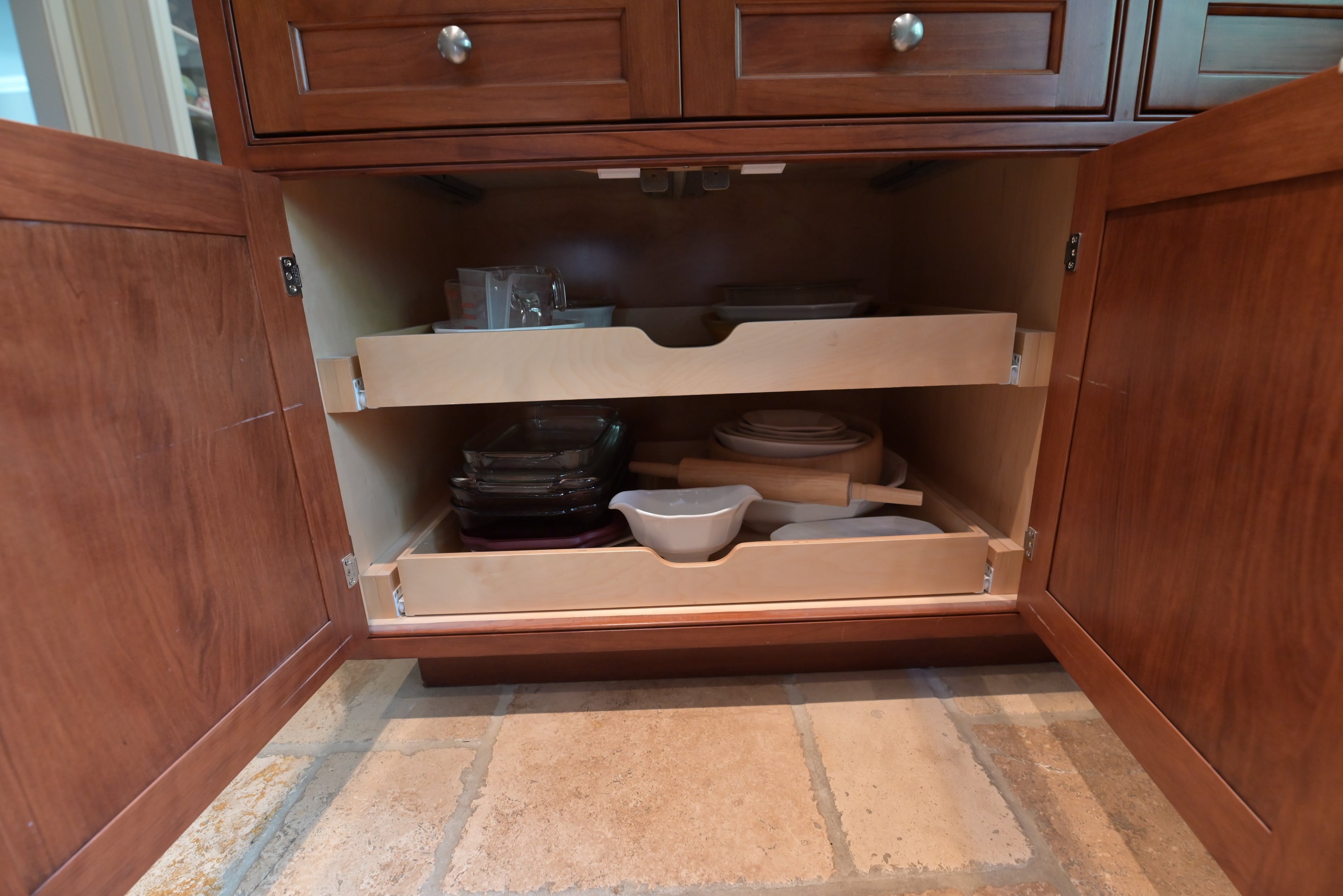 "The Biltmore" Traditional Natural Wood Finish Kitchen with Appliances
