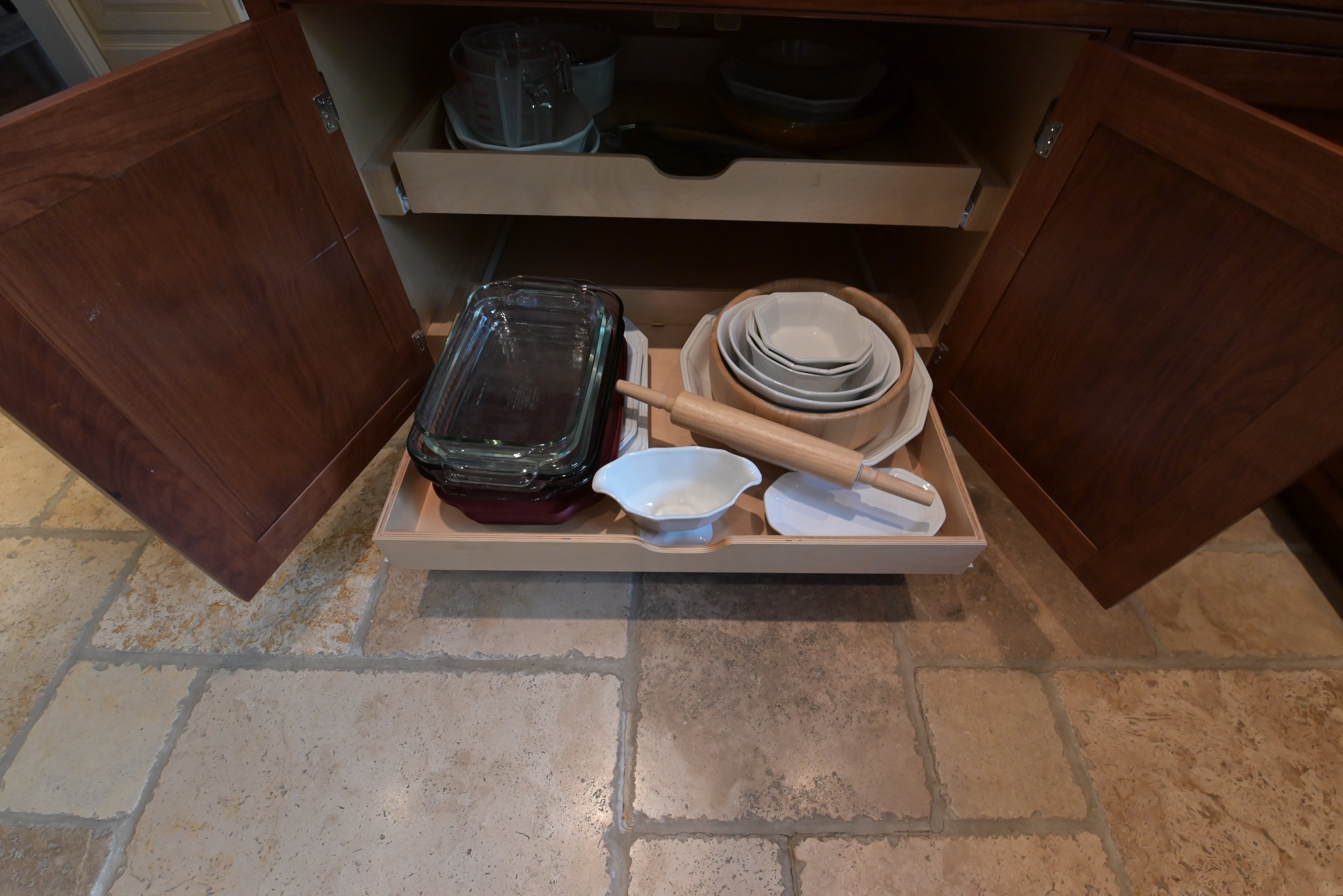 "The Biltmore" Traditional Natural Wood Finish Kitchen with Appliances