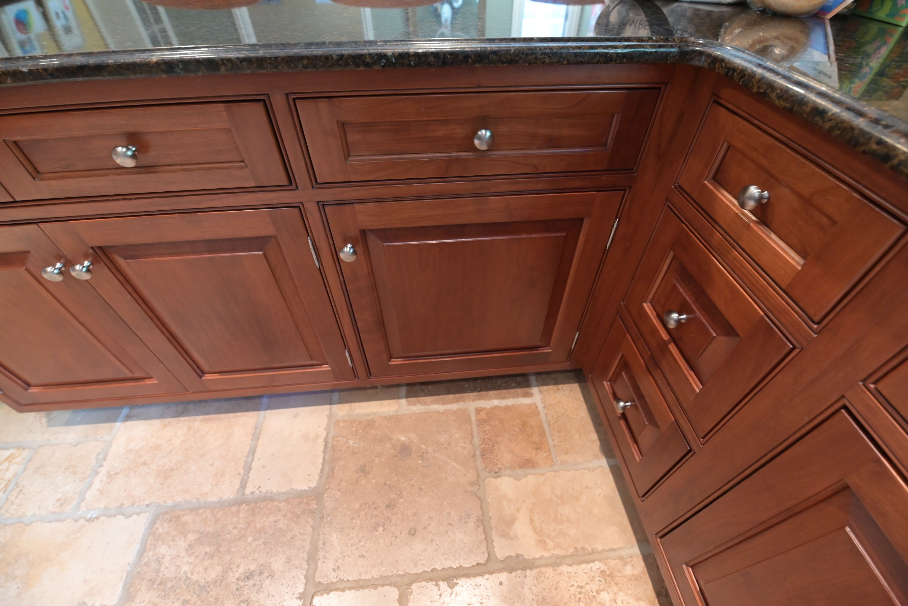 "The Biltmore" Traditional Natural Wood Finish Kitchen with Appliances