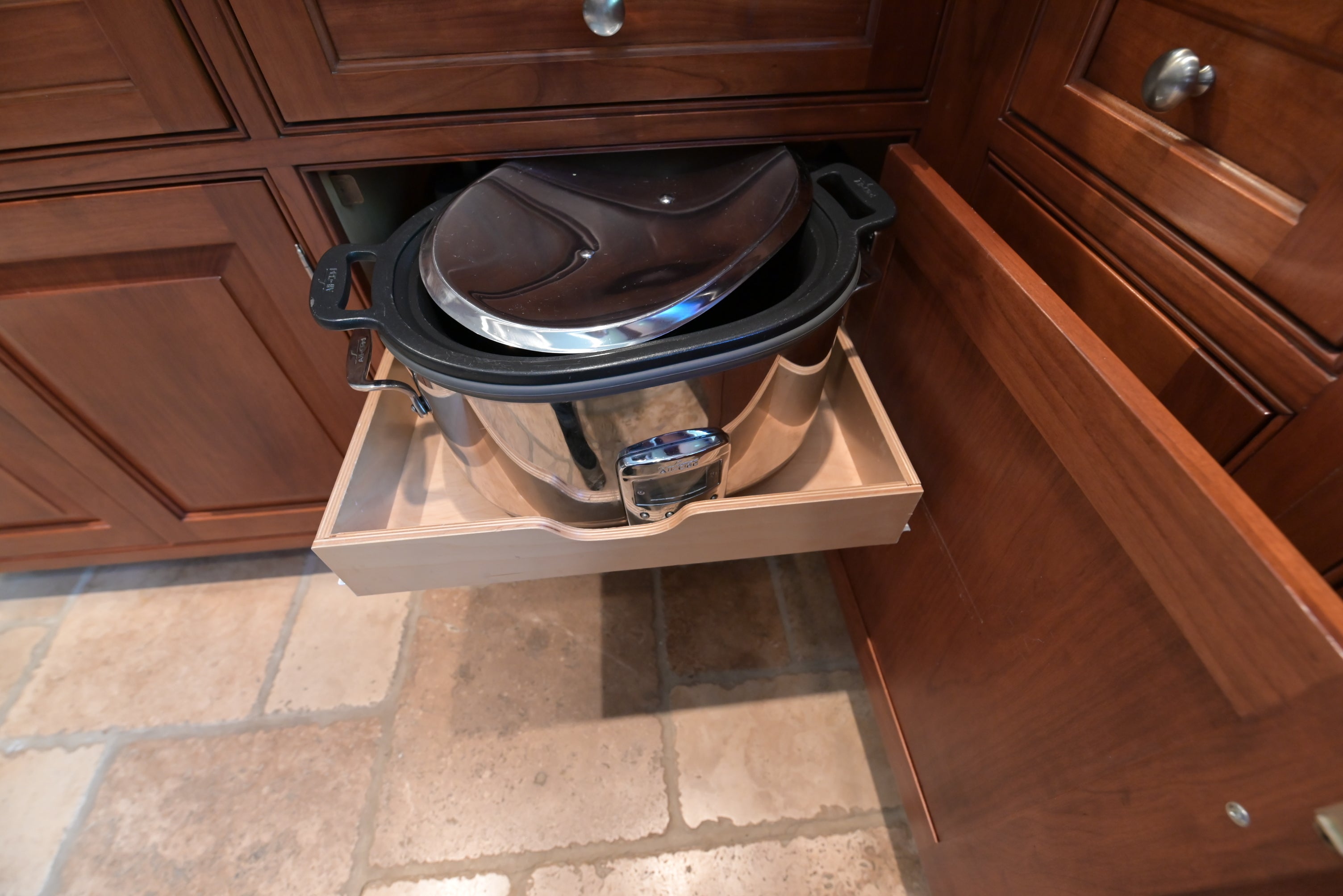 "The Biltmore" Traditional Natural Wood Finish Kitchen with Appliances