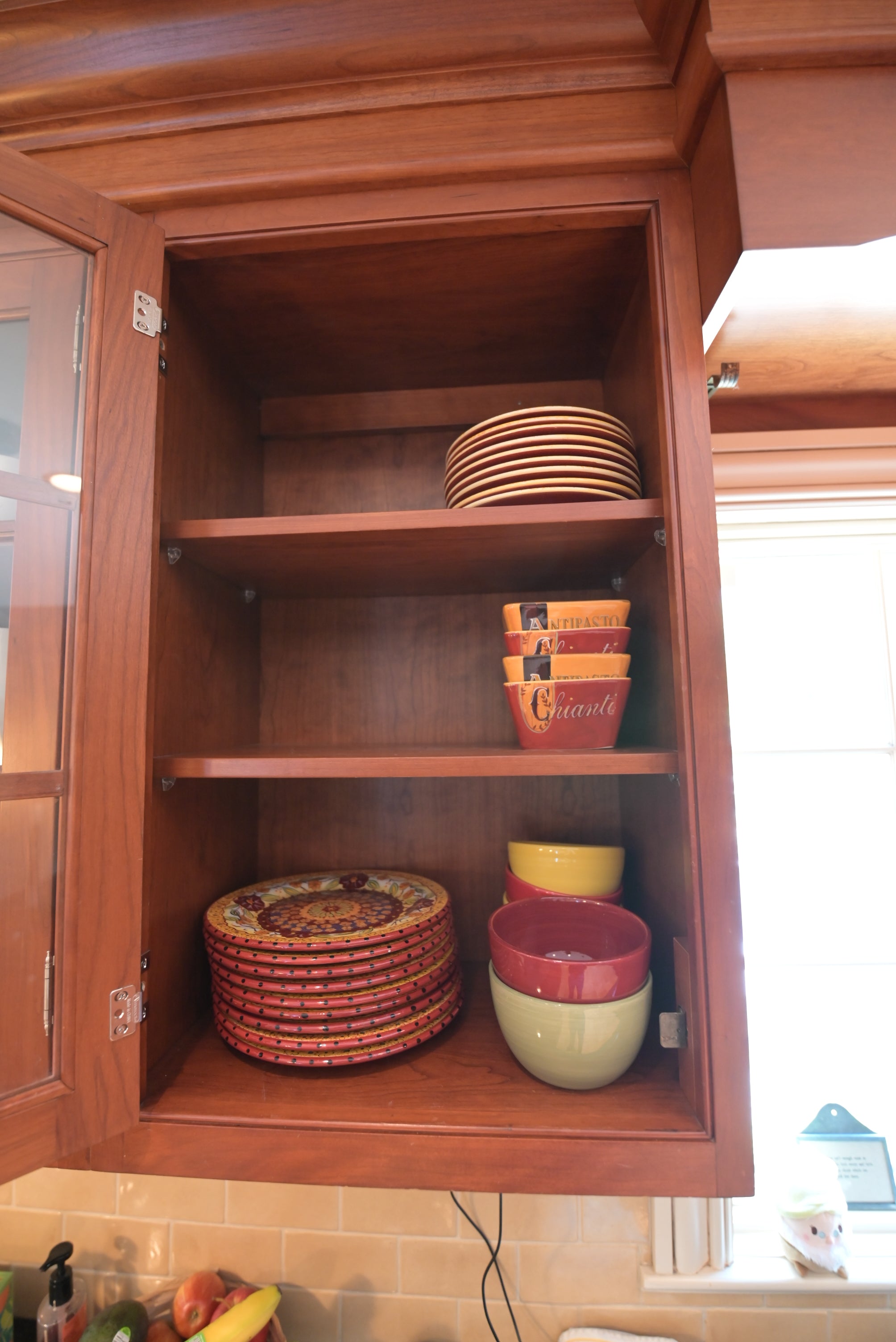 "The Biltmore" Traditional Natural Wood Finish Kitchen with Appliances
