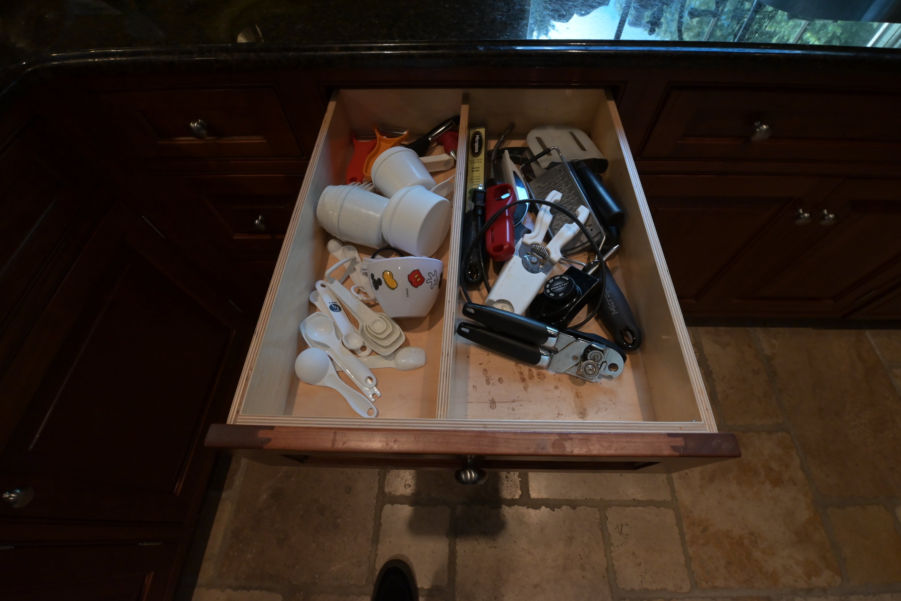 "The Biltmore" Traditional Natural Wood Finish Kitchen with Appliances