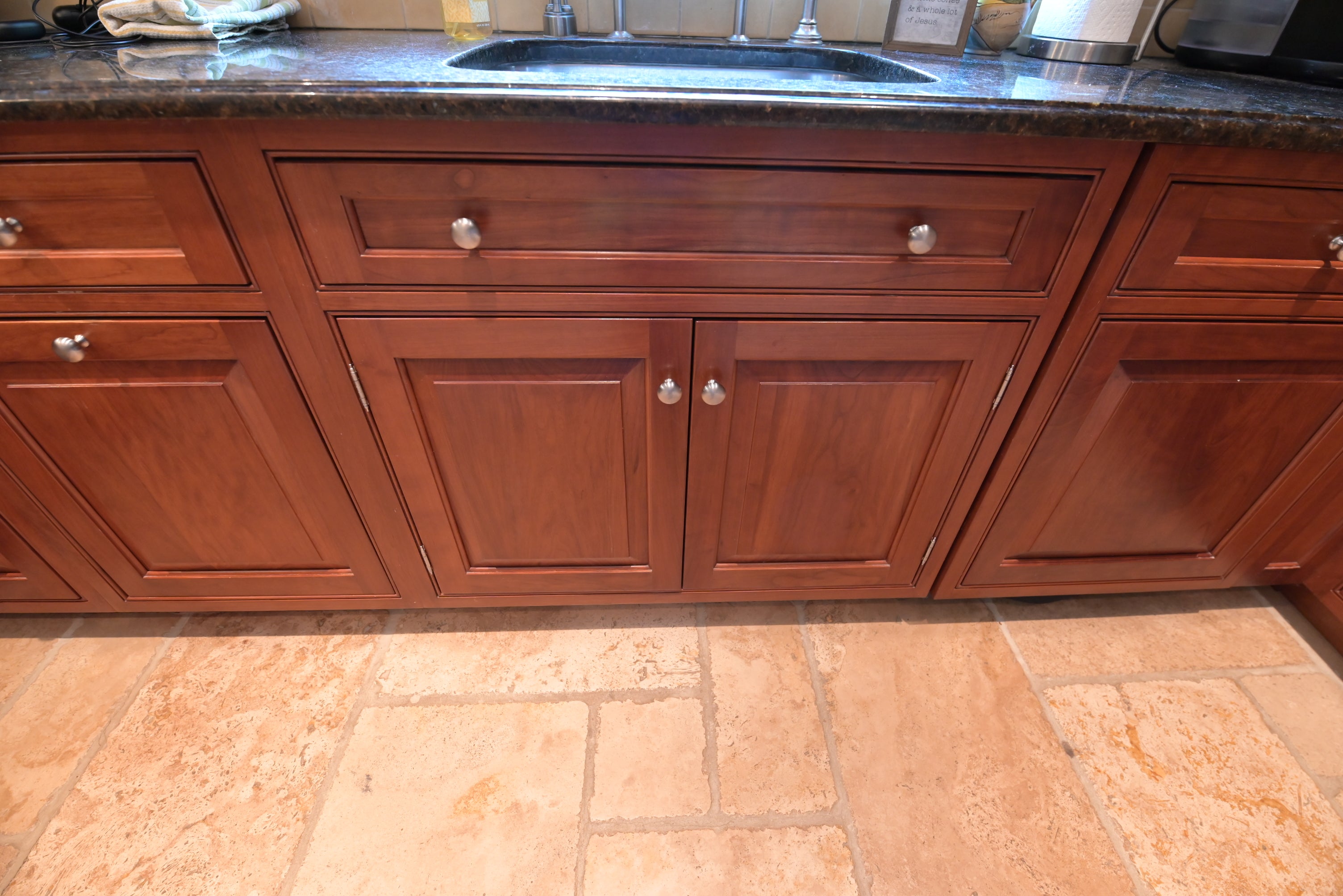 "The Biltmore" Traditional Natural Wood Finish Kitchen with Appliances