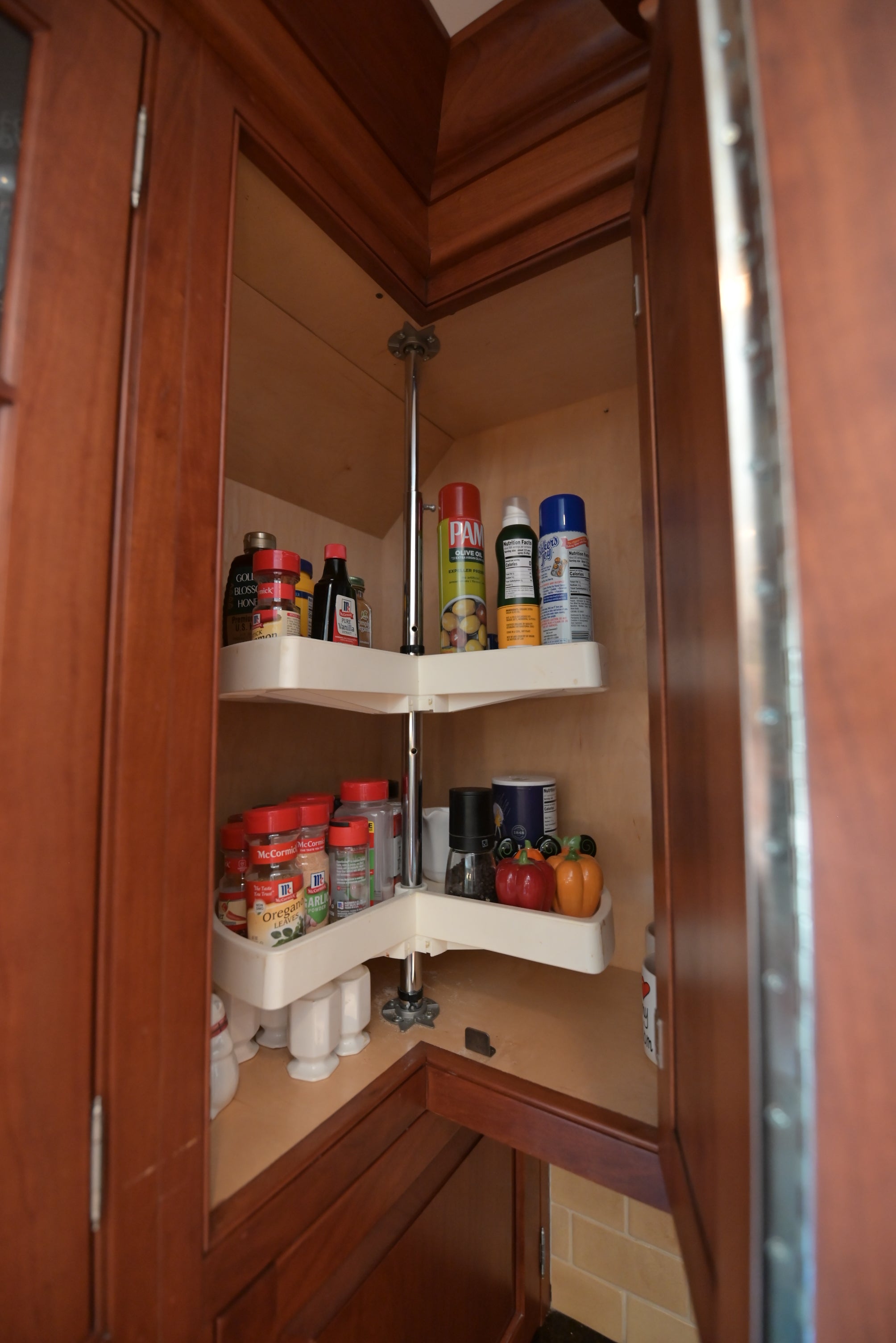 "The Biltmore" Traditional Natural Wood Finish Kitchen with Appliances