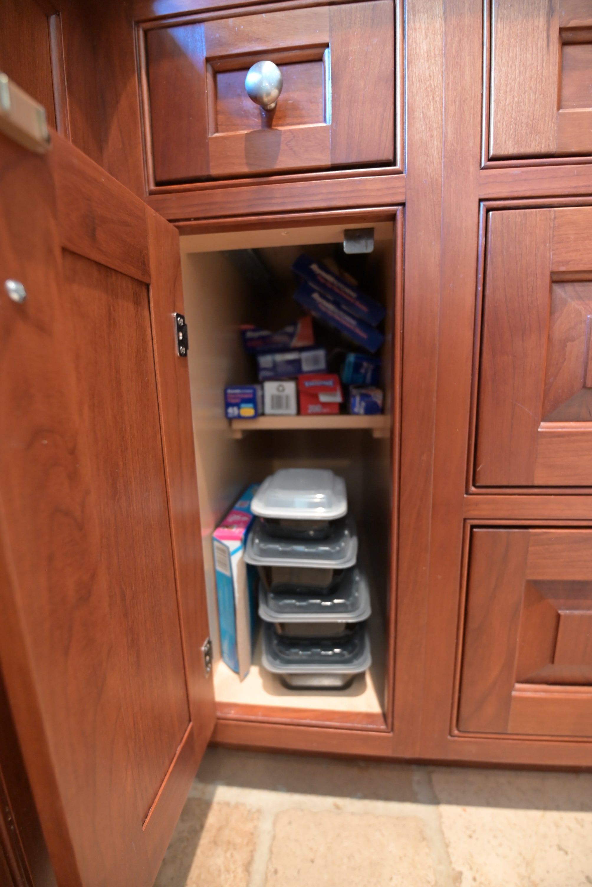 "The Biltmore" Traditional Natural Wood Finish Kitchen with Appliances
