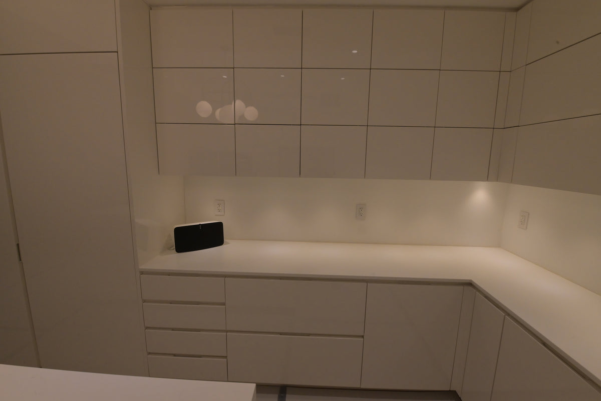 Poliform Modern Glossy White Kitchen with Island & Miele Appliances